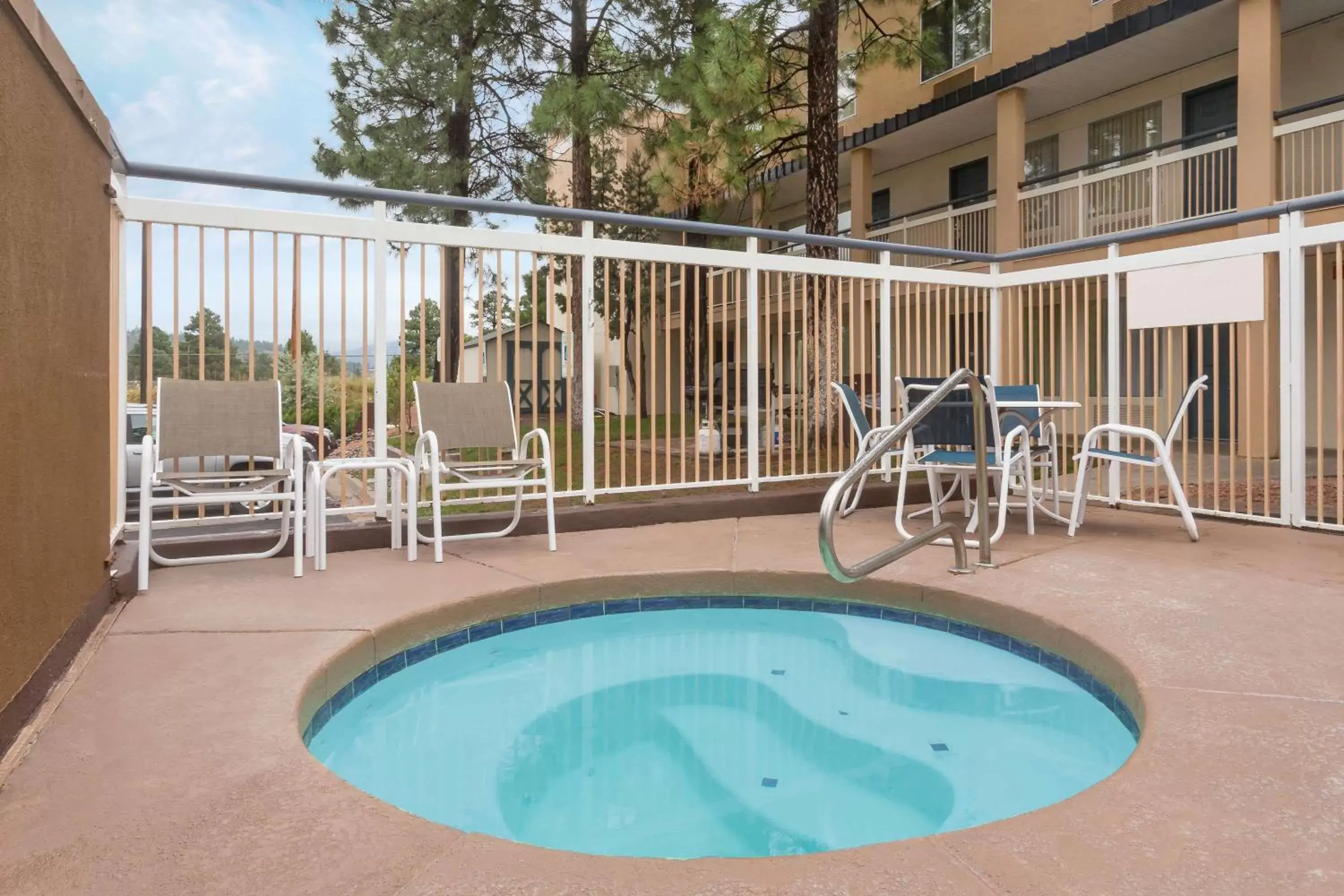 Hot Tub, Swimming Pool in Baymont by Wyndham Flagstaff