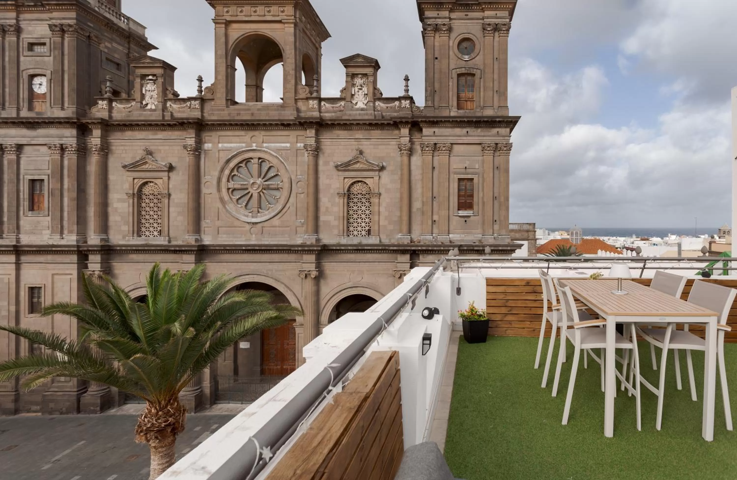 Balcony/Terrace in Santa Ana Suite & Rooms