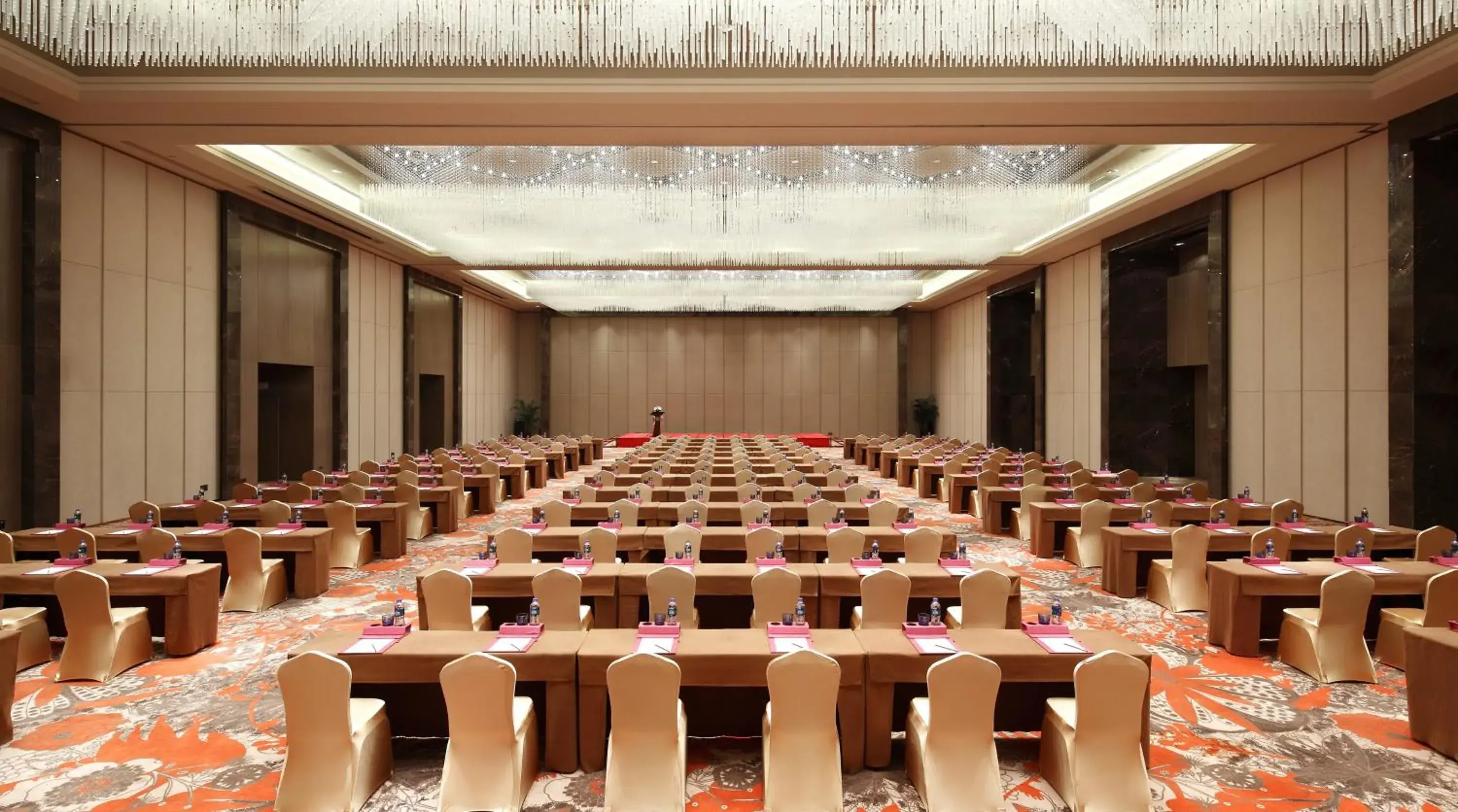 Banquet/Function facilities, Business Area/Conference Room in Crowne Plaza Xuzhou Dalong Lake, an IHG Hotel