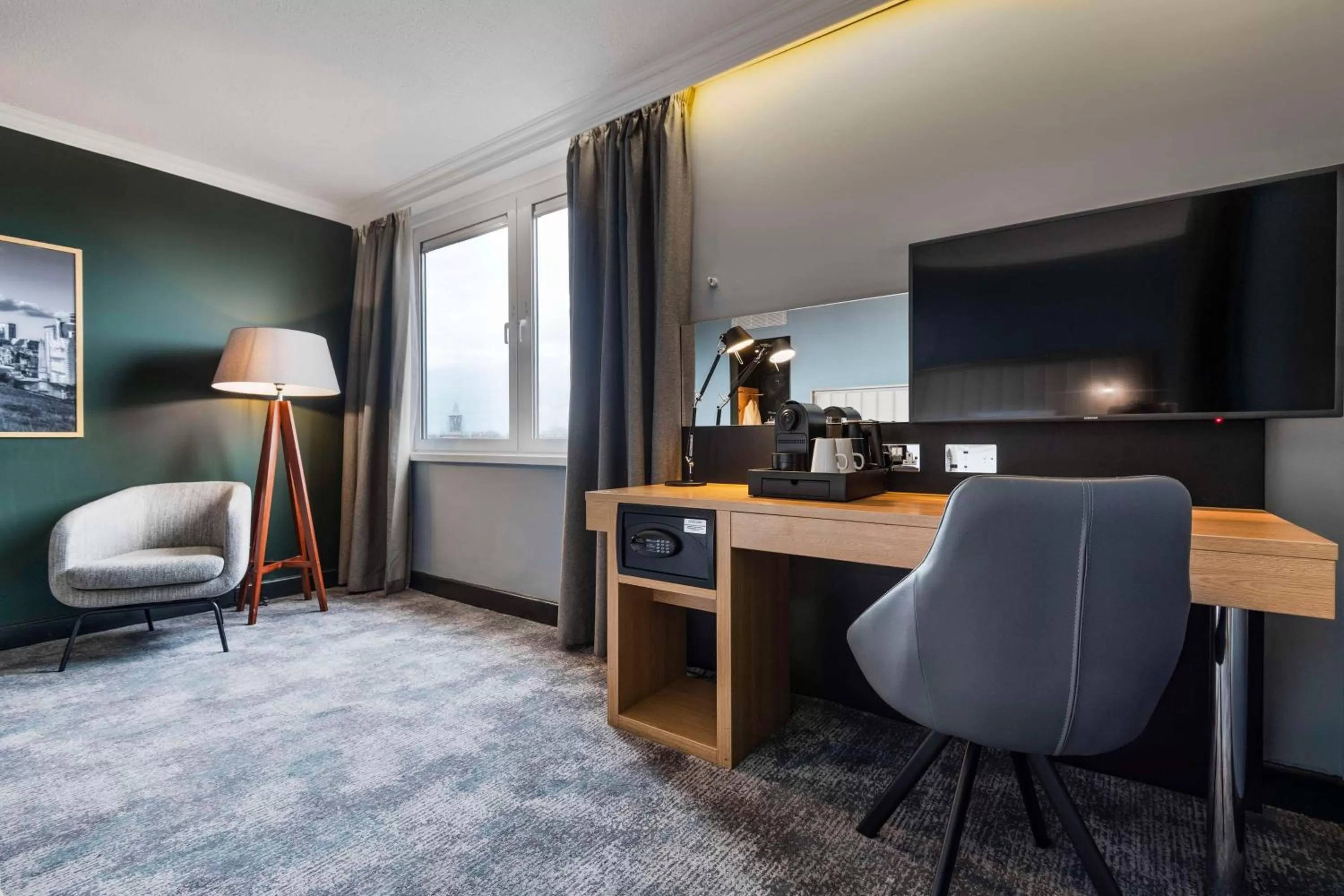 TV and multimedia in Radisson Hotel York