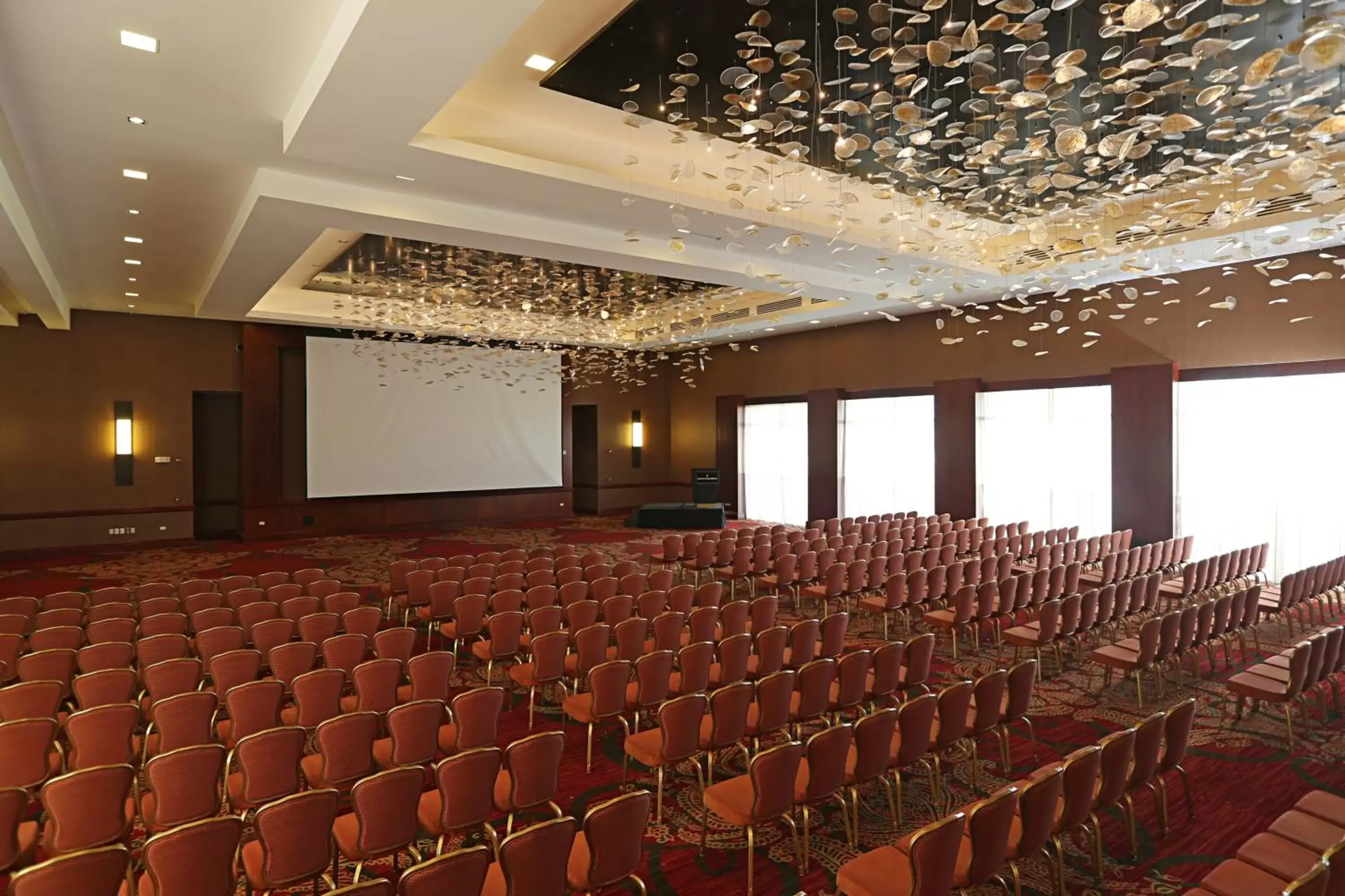 Meeting/conference room in Real InterContinental at Multiplaza Mall, an IHG Hotel