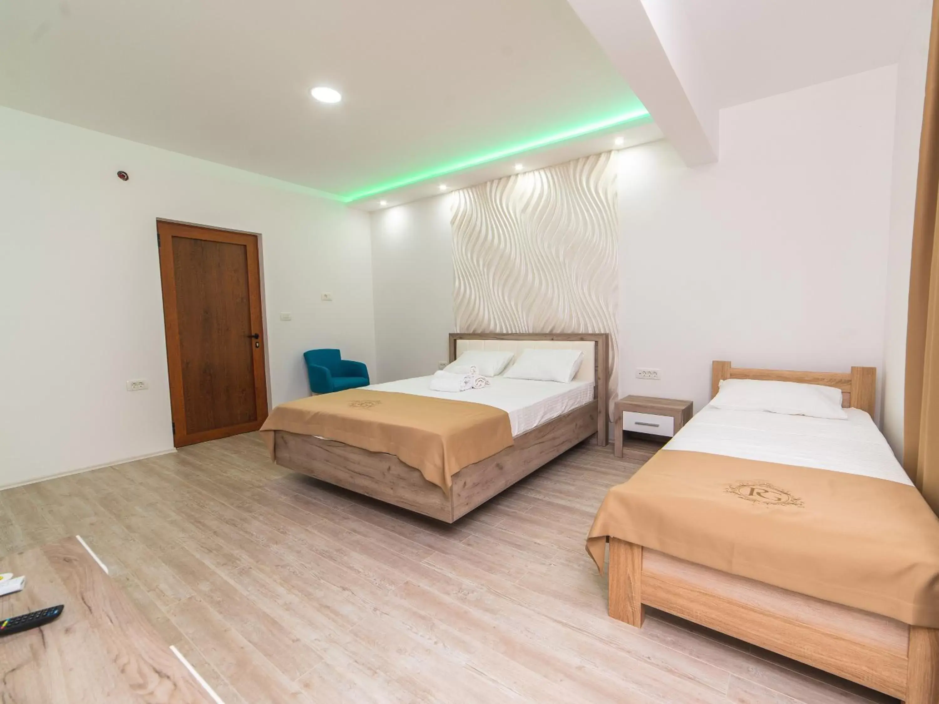 Comfort Triple Room in Hotel Royal Garden Comfort Triple Room in Hotel Royal Garden