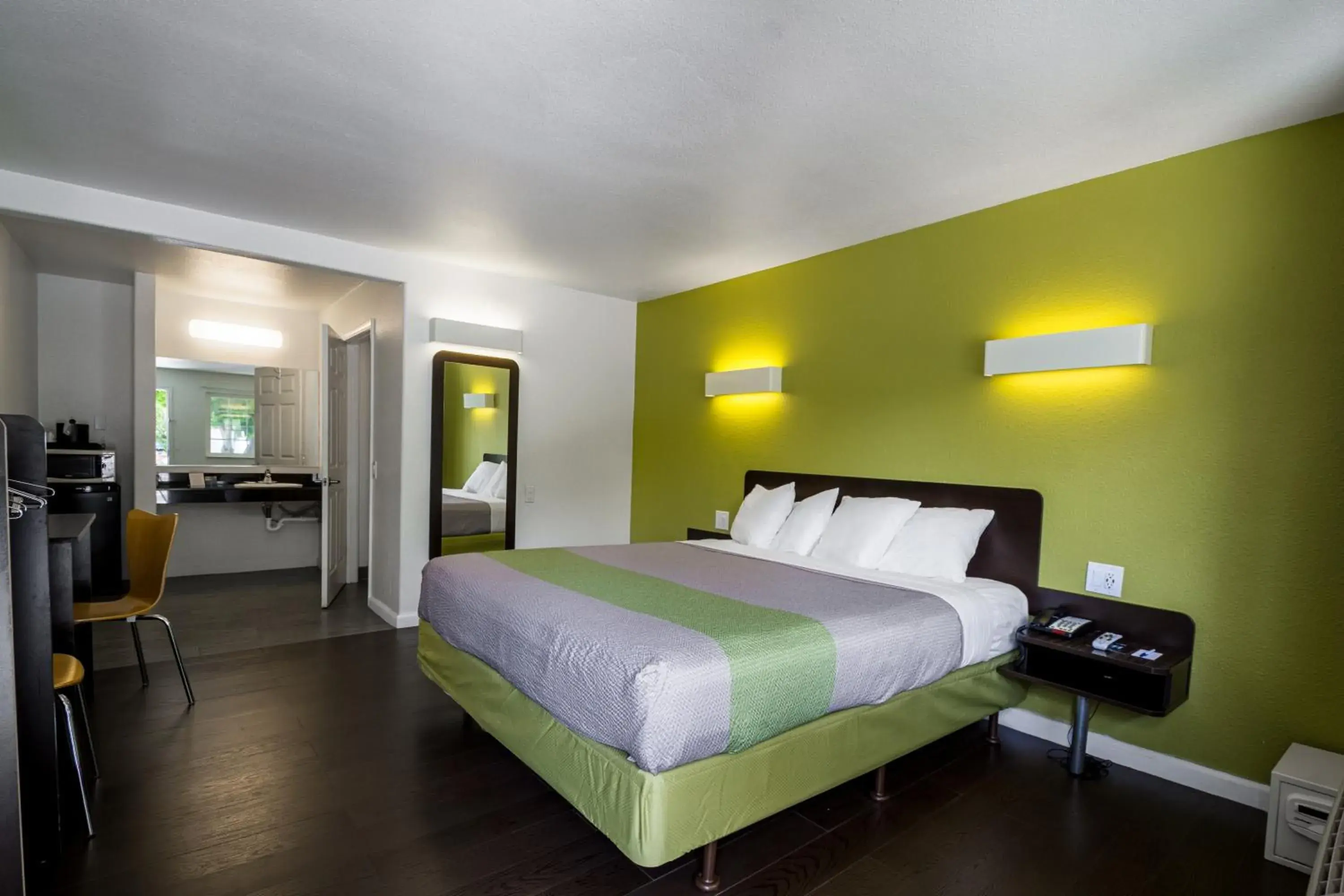 Signature King Room - Accessible in Fisherman's Cove Inn Signature King Room - Accessible in Fisherman's Cove Inn