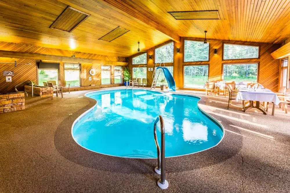 Swimming Pool in Rustlers Lodge