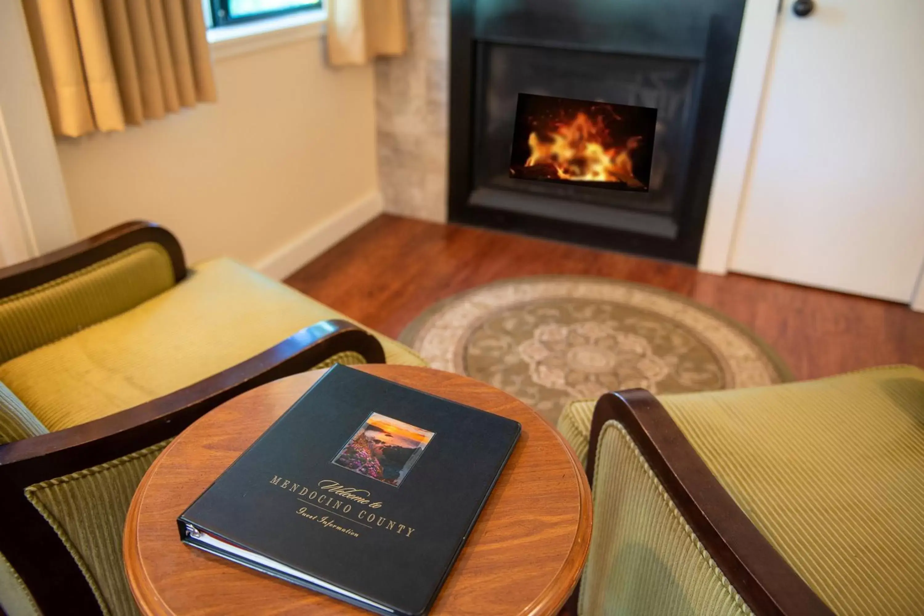 Living room, Seating Area in Inn at Buckhorn Cove