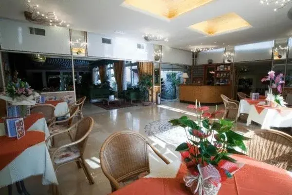 Lounge or bar, Restaurant/Places to Eat in Hotel Villa Mulino ***S