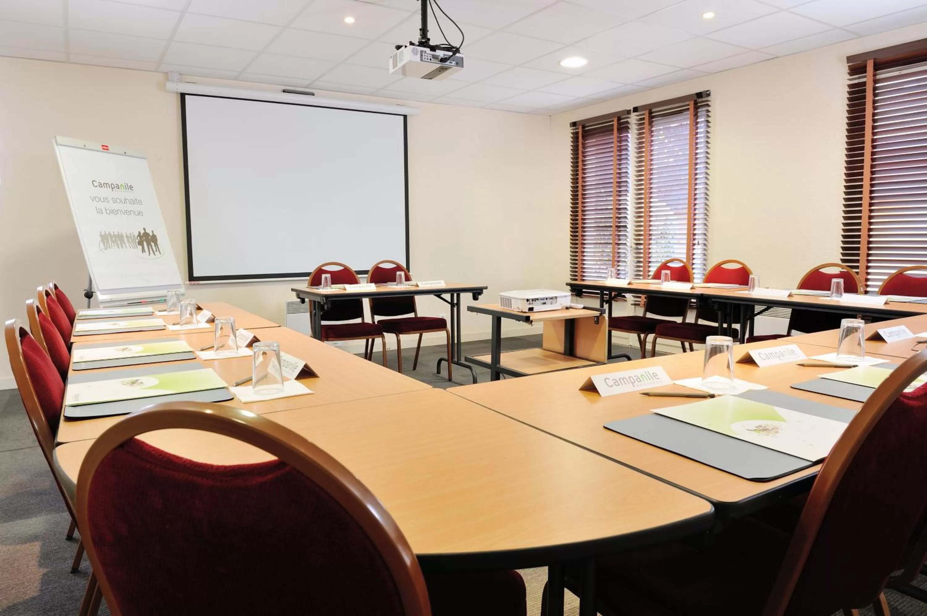 Business facilities in Campanile Clermont-Ferrand ~ Aubière