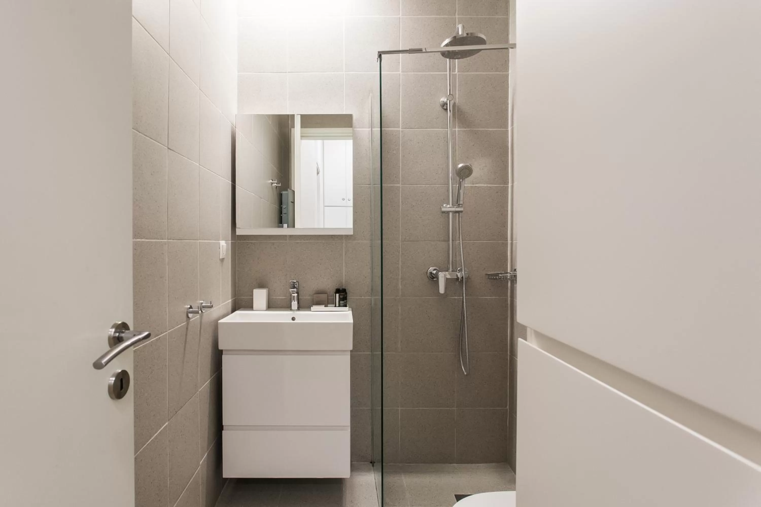 Bathroom in ZOIA The Hill by UPSTREET