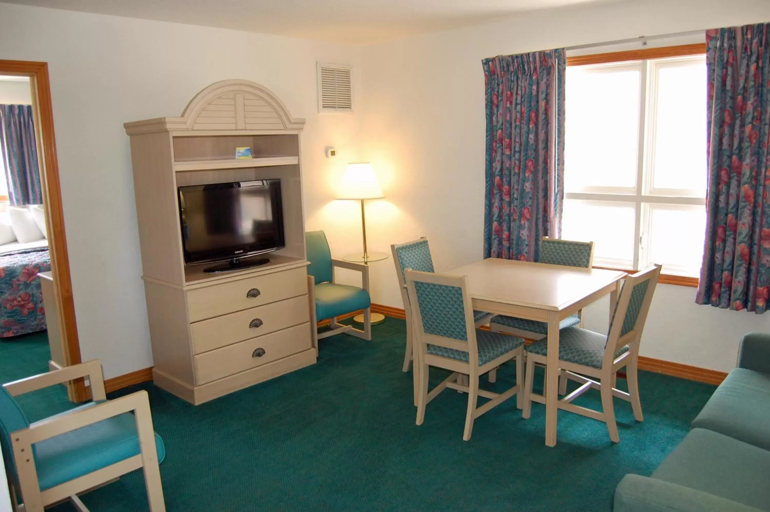 Double Suite with Two Double Beds - Non-Smoking in Mariner Inn And Suites