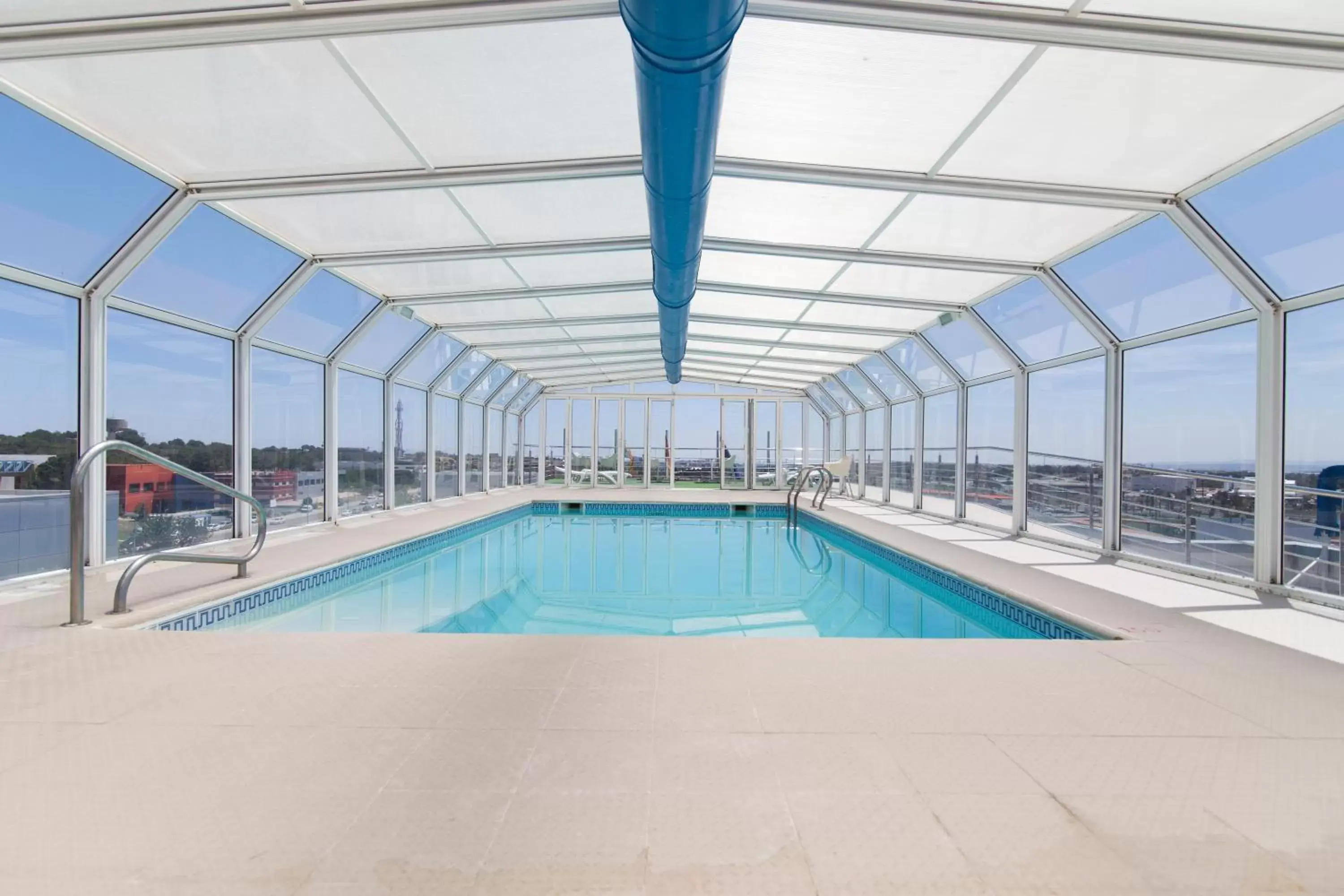 Swimming pool in Hotel Mas Camarena Swimming pool in Hotel Mas Camarena