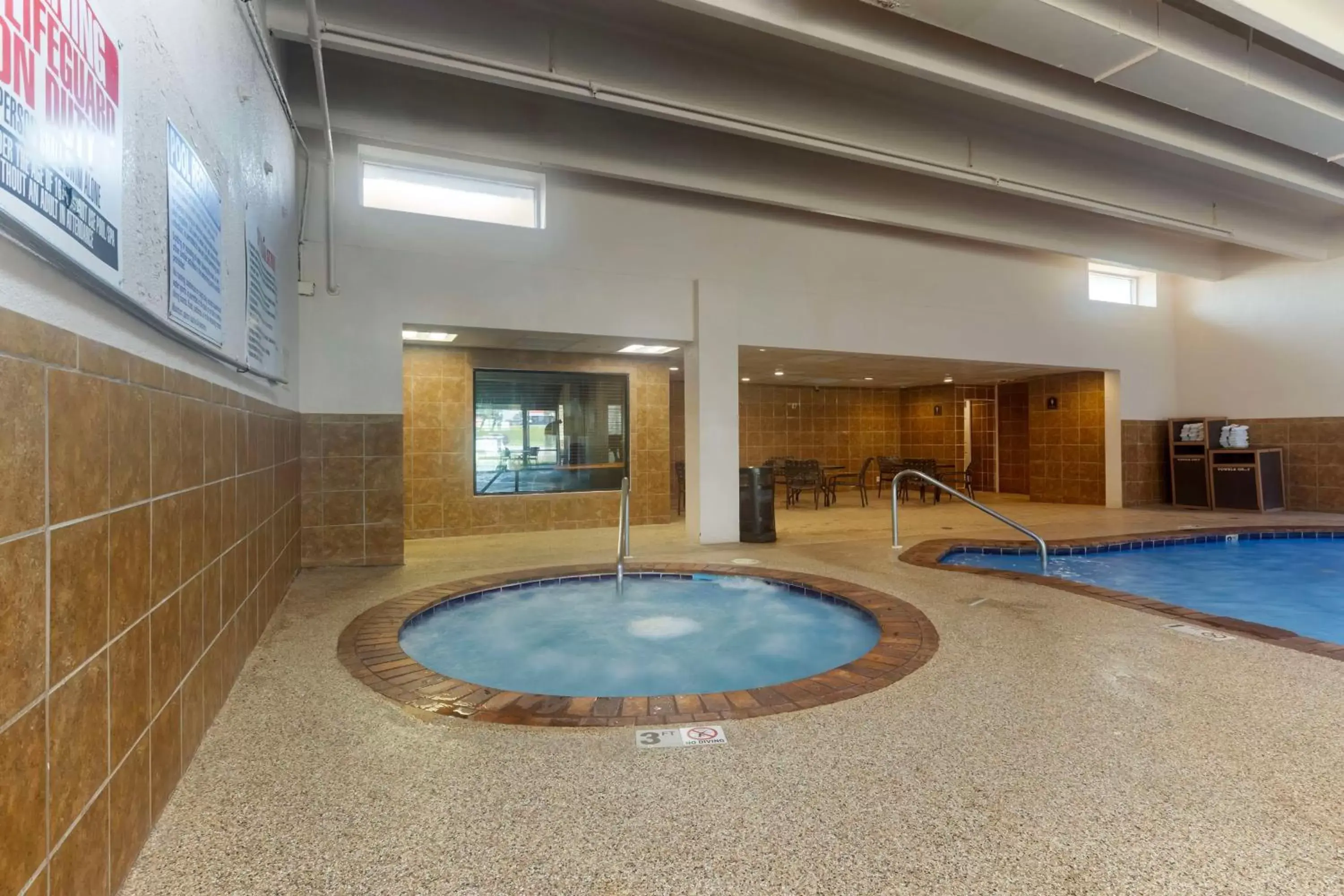 Pool view, Swimming Pool in Best Western Plus Midwest Inn