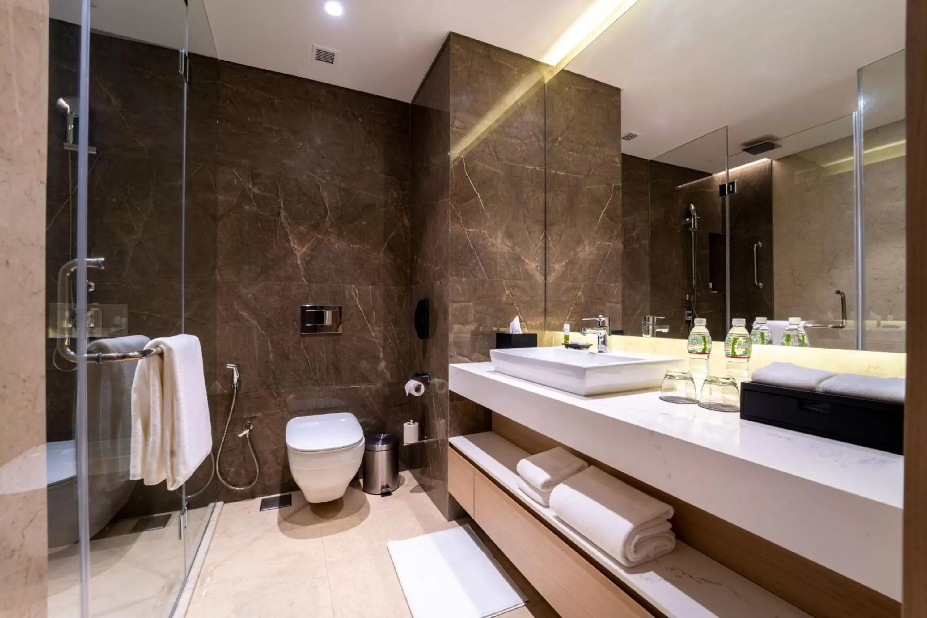 Photo of the whole room, Bathroom in Courtyard by Marriott Vadodara