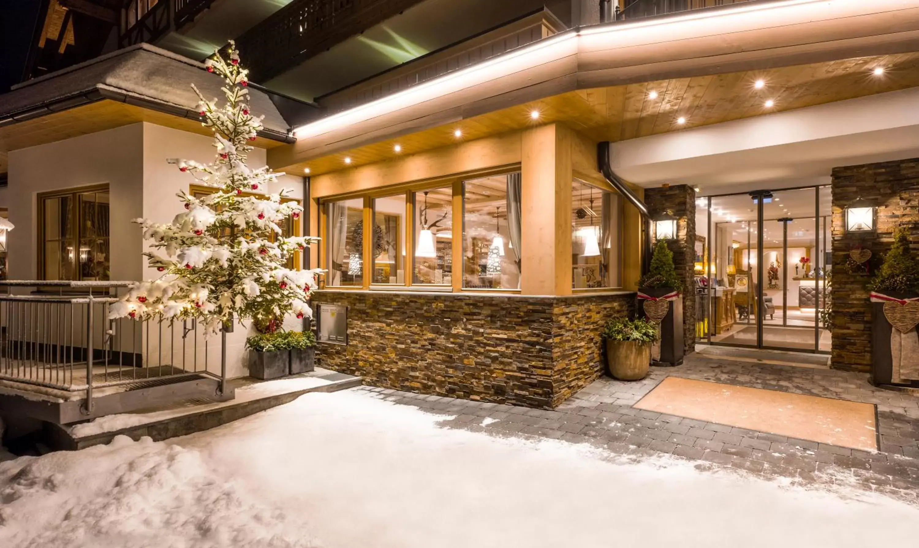 Facade/entrance in Alpen Glück Hotel Kirchberger Hof