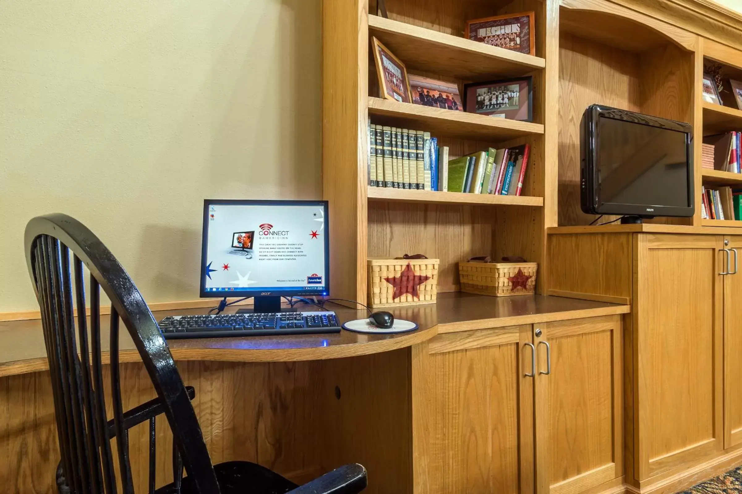 Library, TV/Entertainment Center in AmericInn by Wyndham Havre