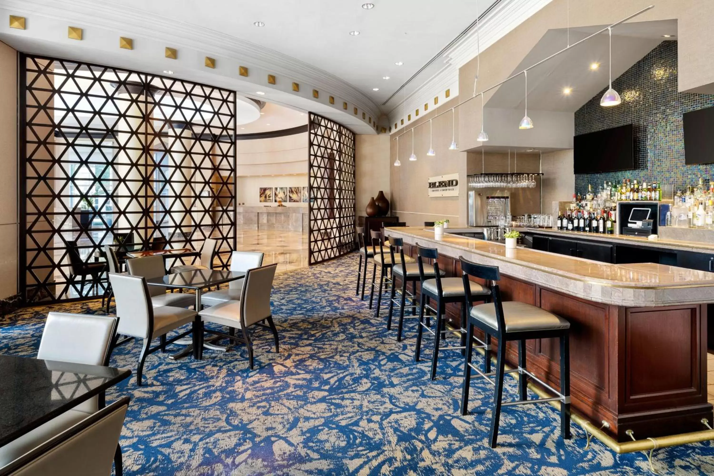 Lounge or bar, Restaurant/Places to Eat in Renaissance Dallas North Hotel