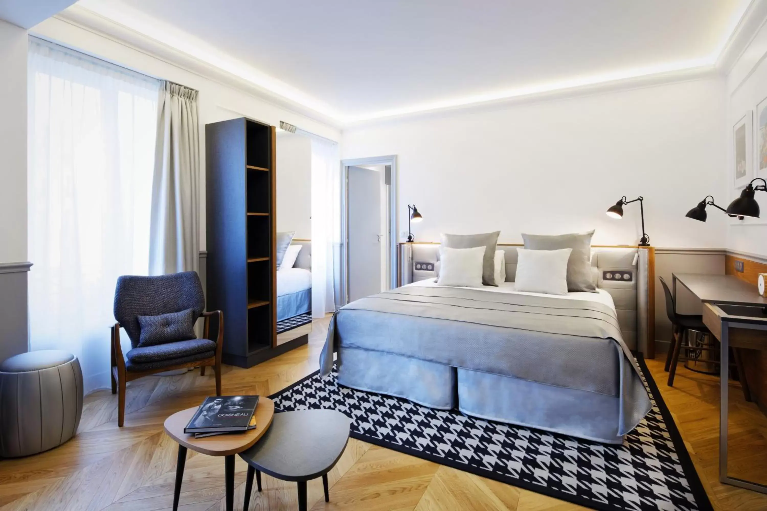 Property building, Bed in Hotel Petit Lafayette