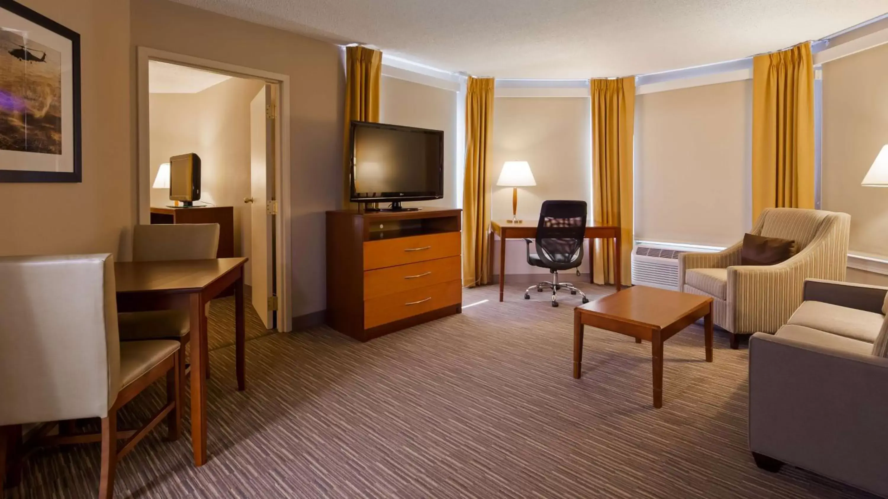 Photo of the whole room in Best Western La Plata Inn Photo of the whole room in Best Western La Plata Inn