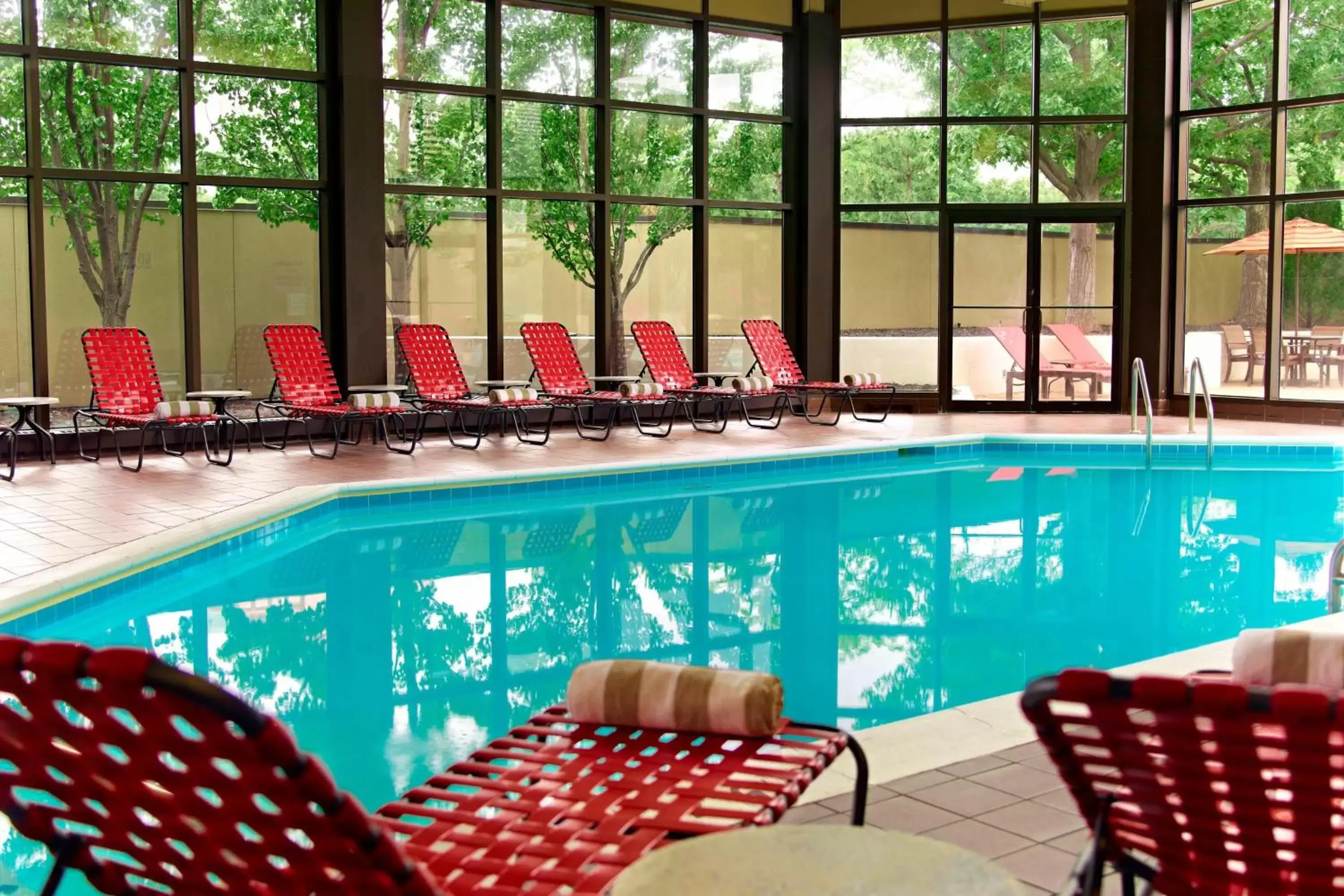 Swimming Pool in Marriott Kansas City Overland Park