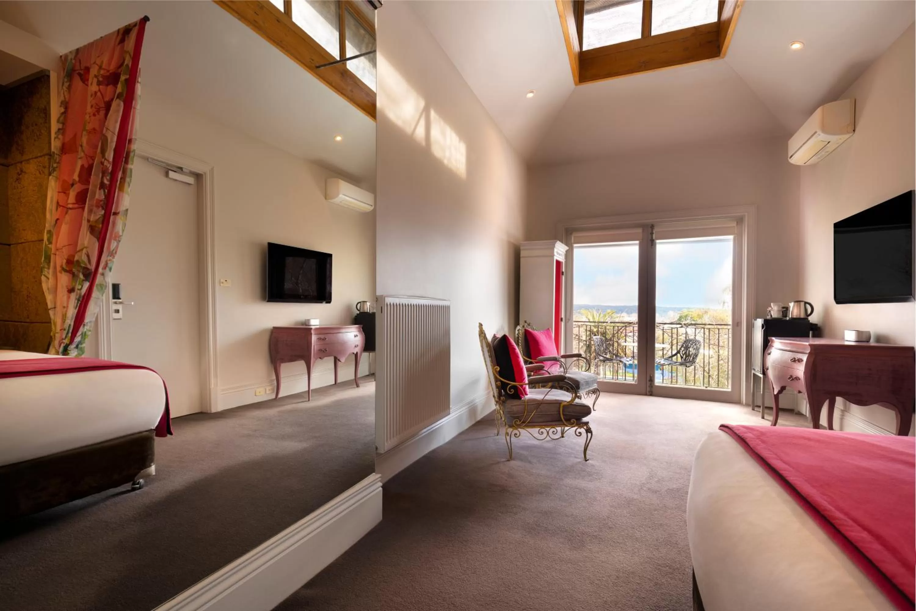 Photo of the whole room, Bed in Hotel Frangos