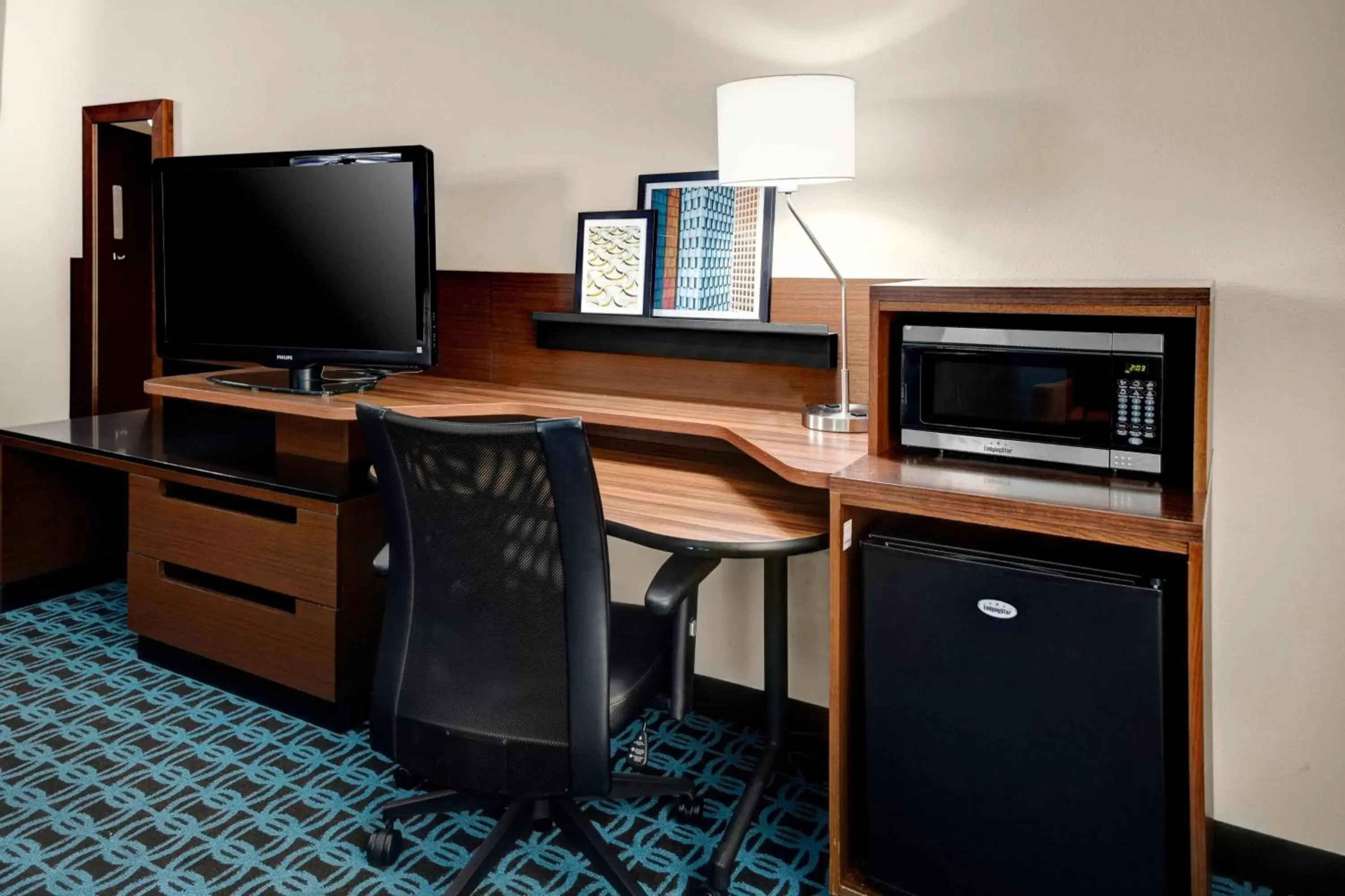 Photo of the whole room, TV/Entertainment Center in Fairfield Inn by Marriott Dothan