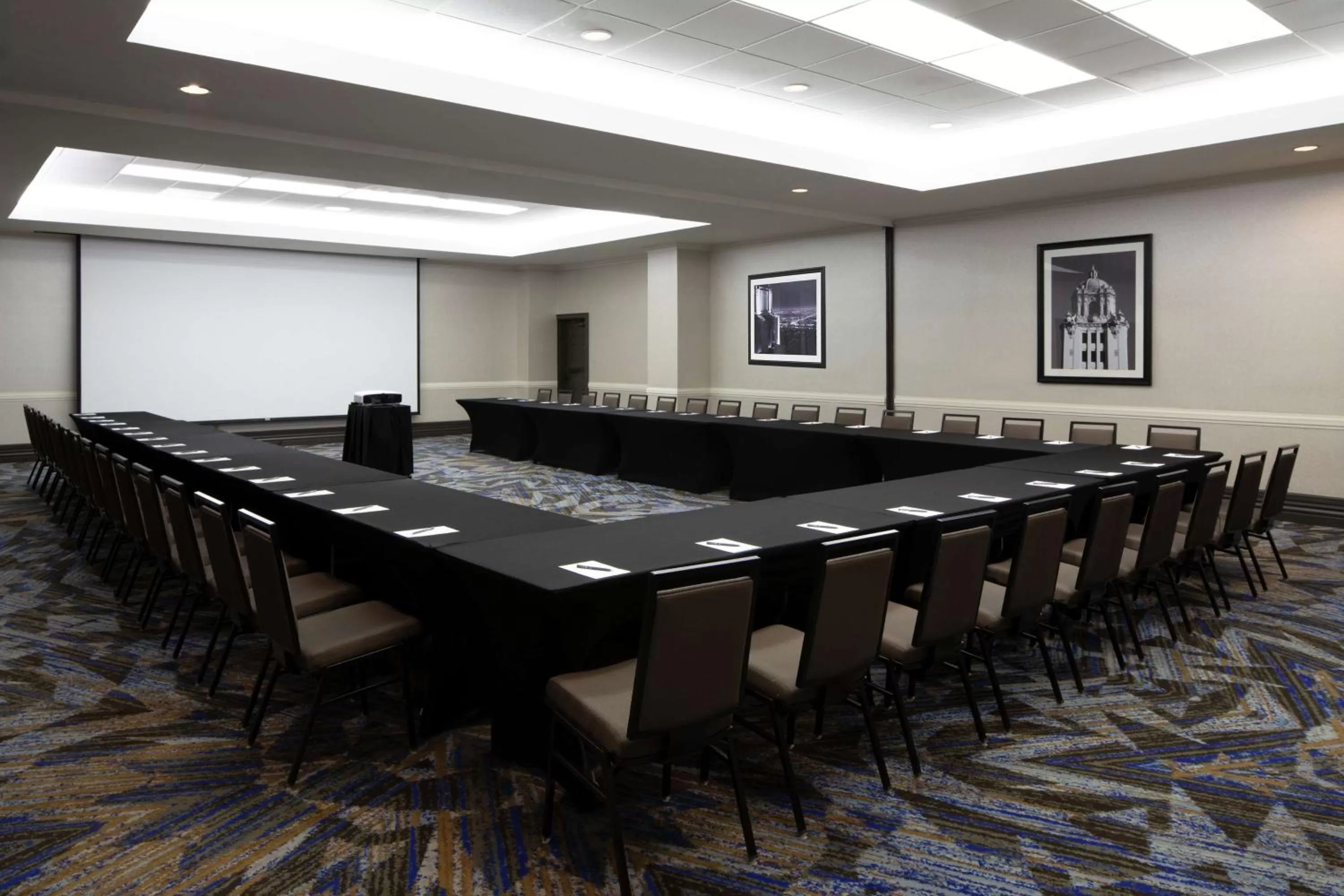 Meeting/conference room in Embassy Suites Los Angeles - International Airport/North