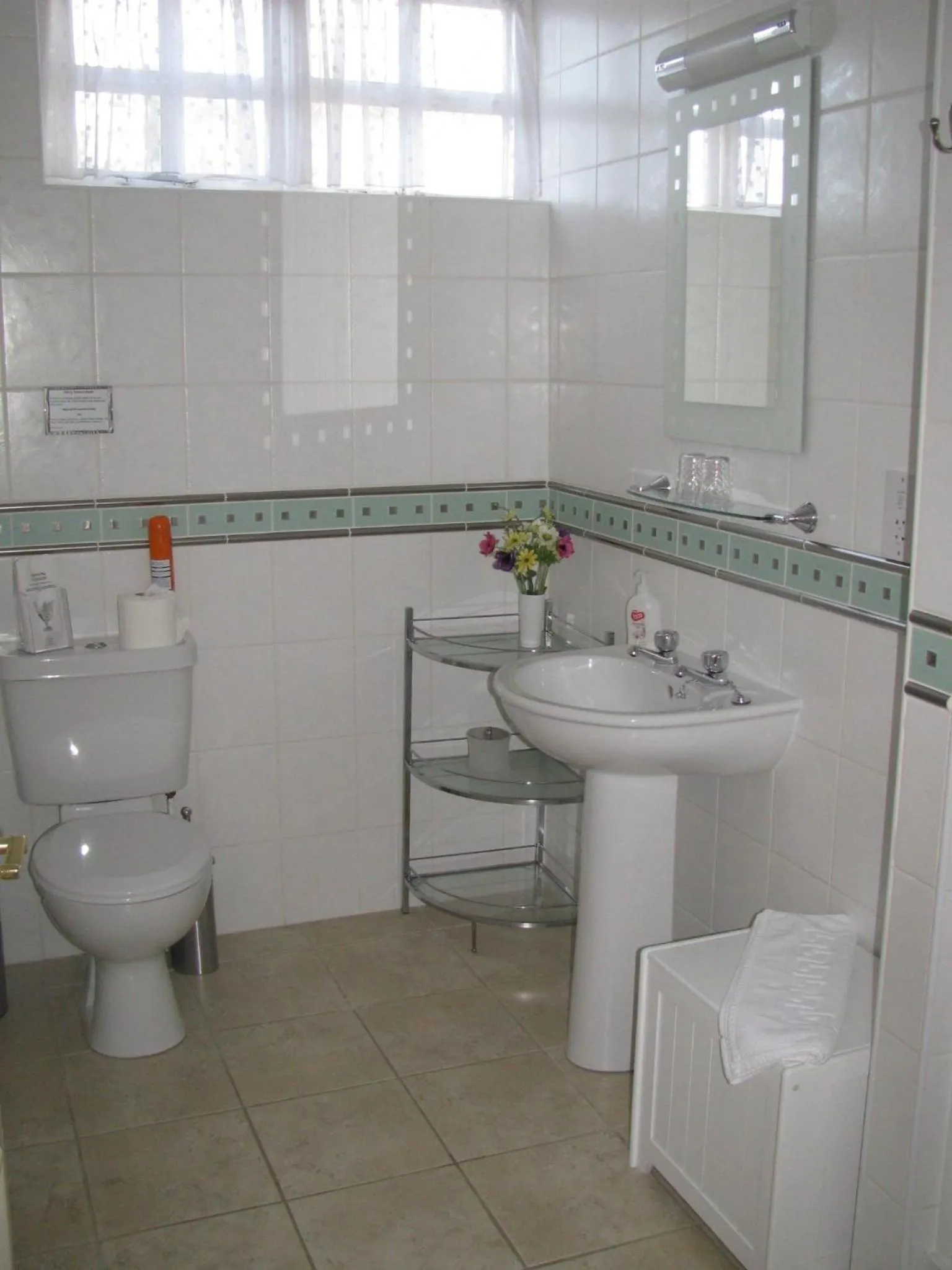 Bathroom in Meadowcroft Guest House