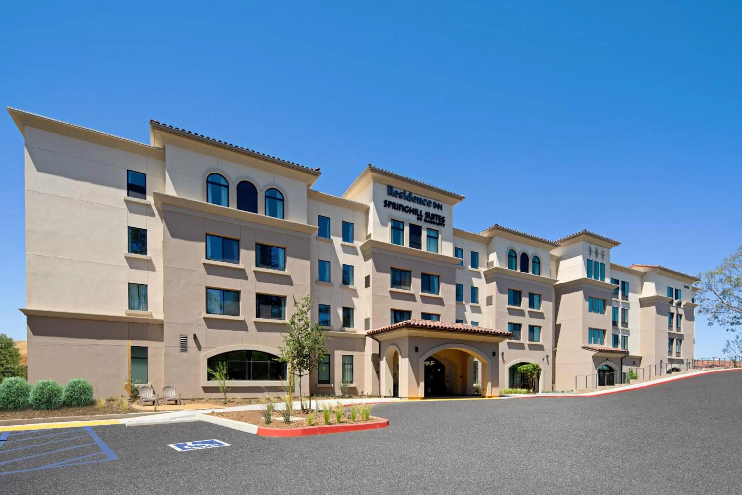 Property building in SpringHill Suites by Marriott Valencia