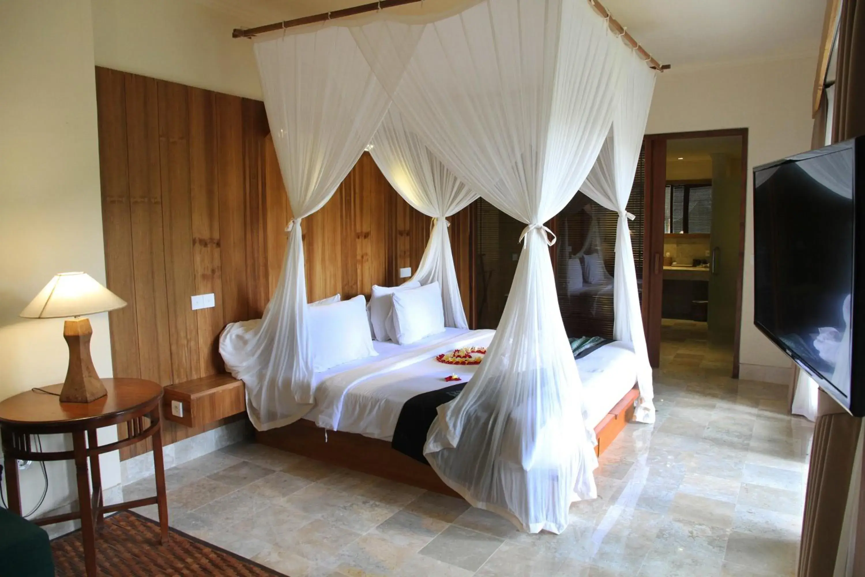 Photo of the whole room, Bed in Sapodilla Ubud