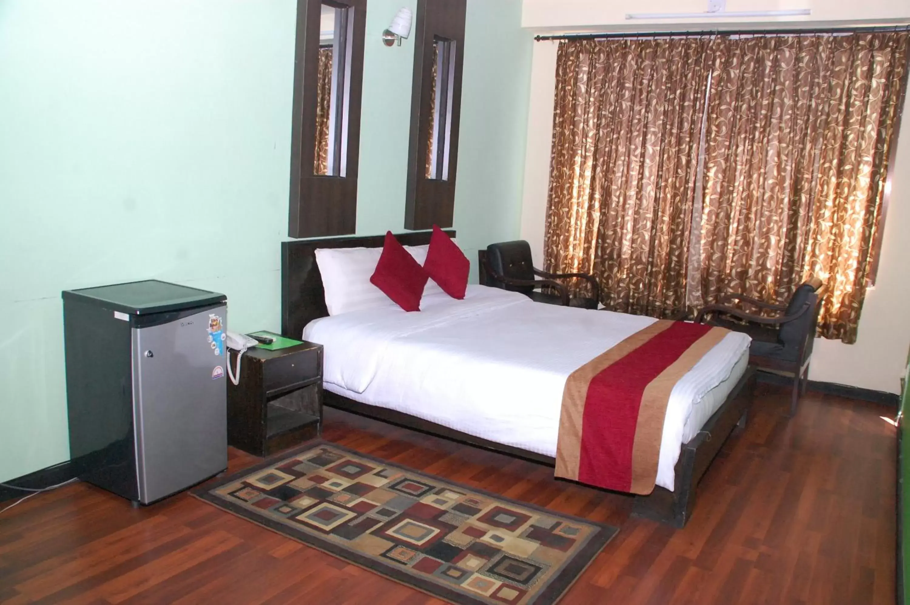 Deluxe Double or Twin Room with 24-hour Check-in & Check-out in Hotel Family Home Deluxe Double or Twin Room with 24-hour Check-in & Check-out in Hotel Family Home