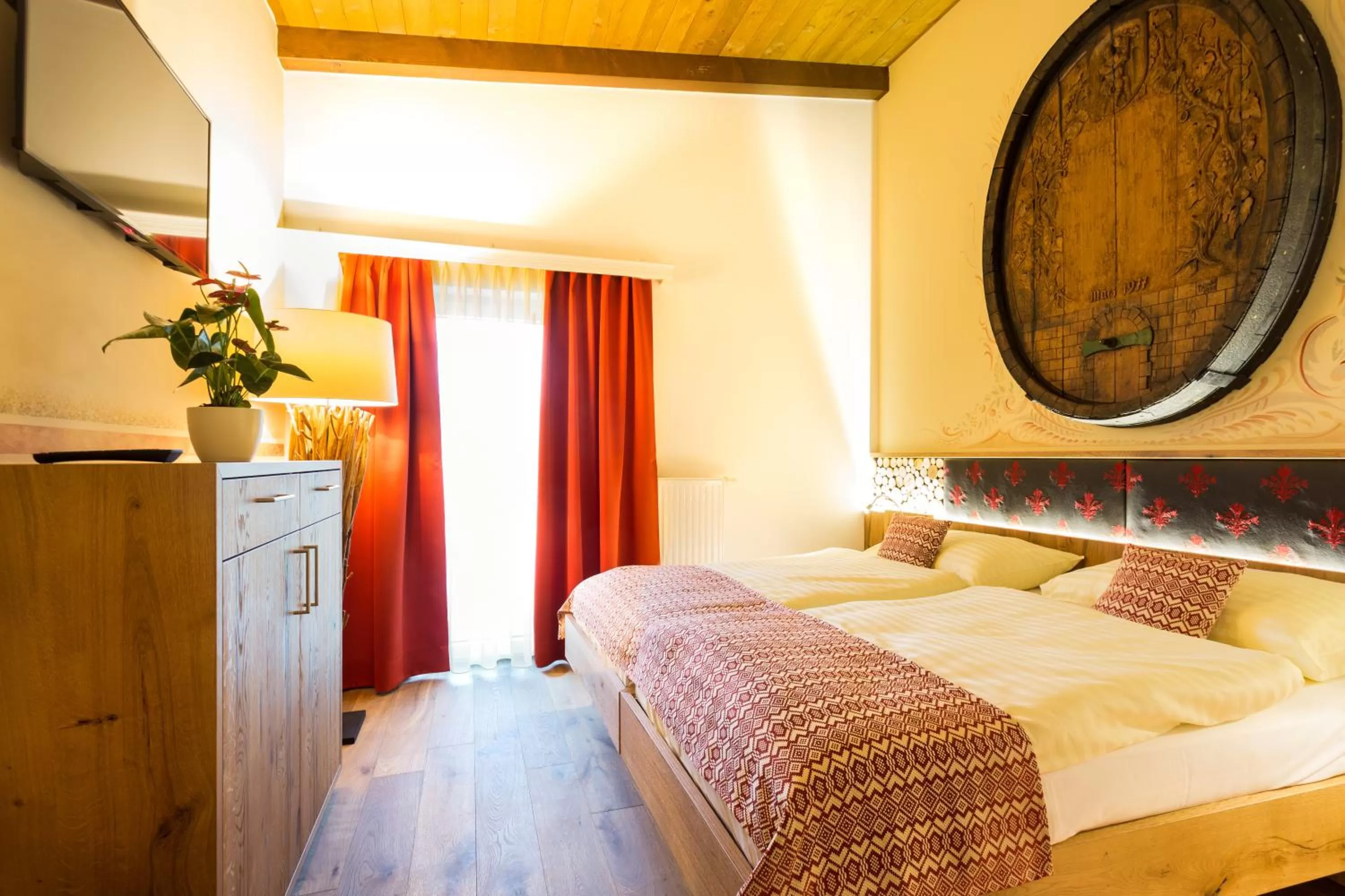 Bedroom, Bed in Hotel Schlof Guat