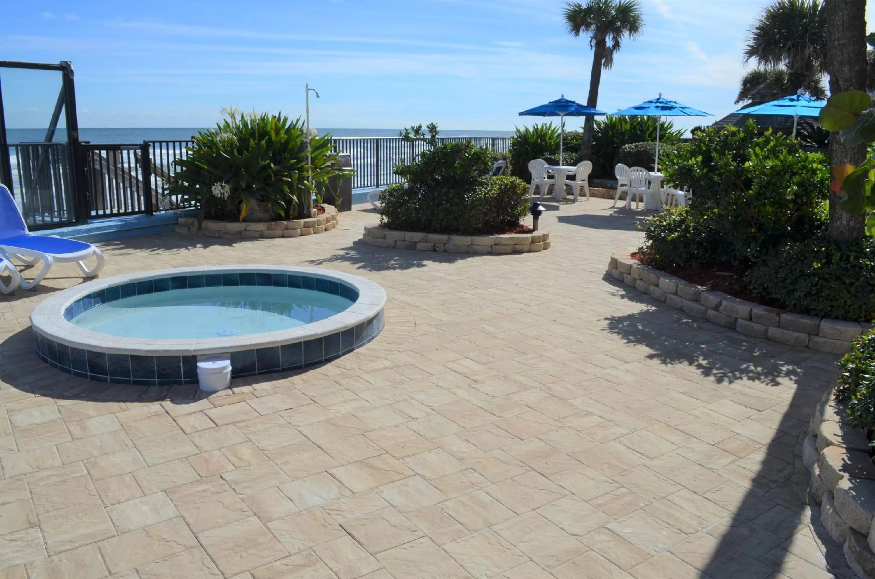 Patio in Sun Viking Lodge - Daytona Beach