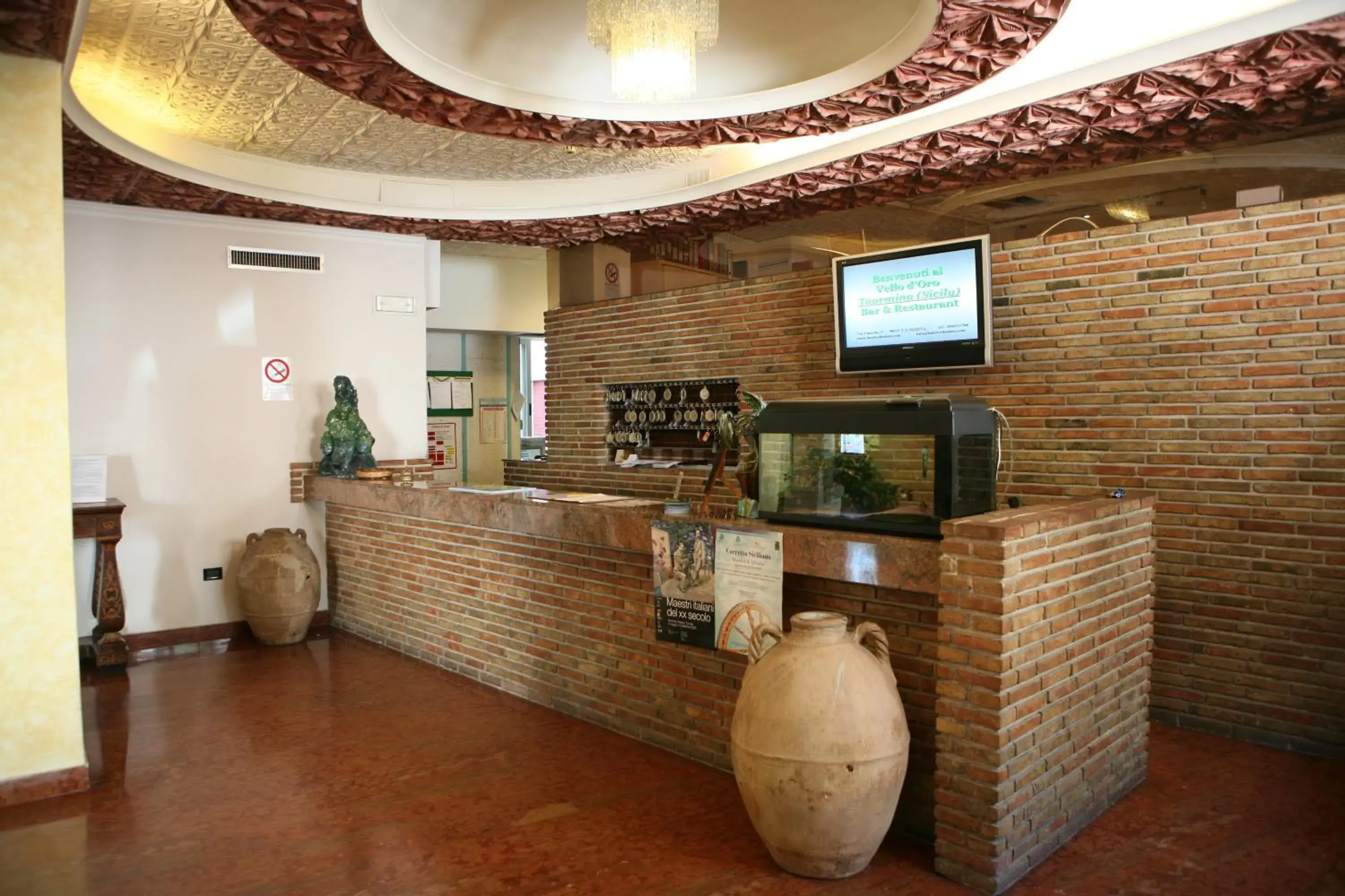 Lounge or bar, Lobby/Reception in Hotel Vello d'Oro