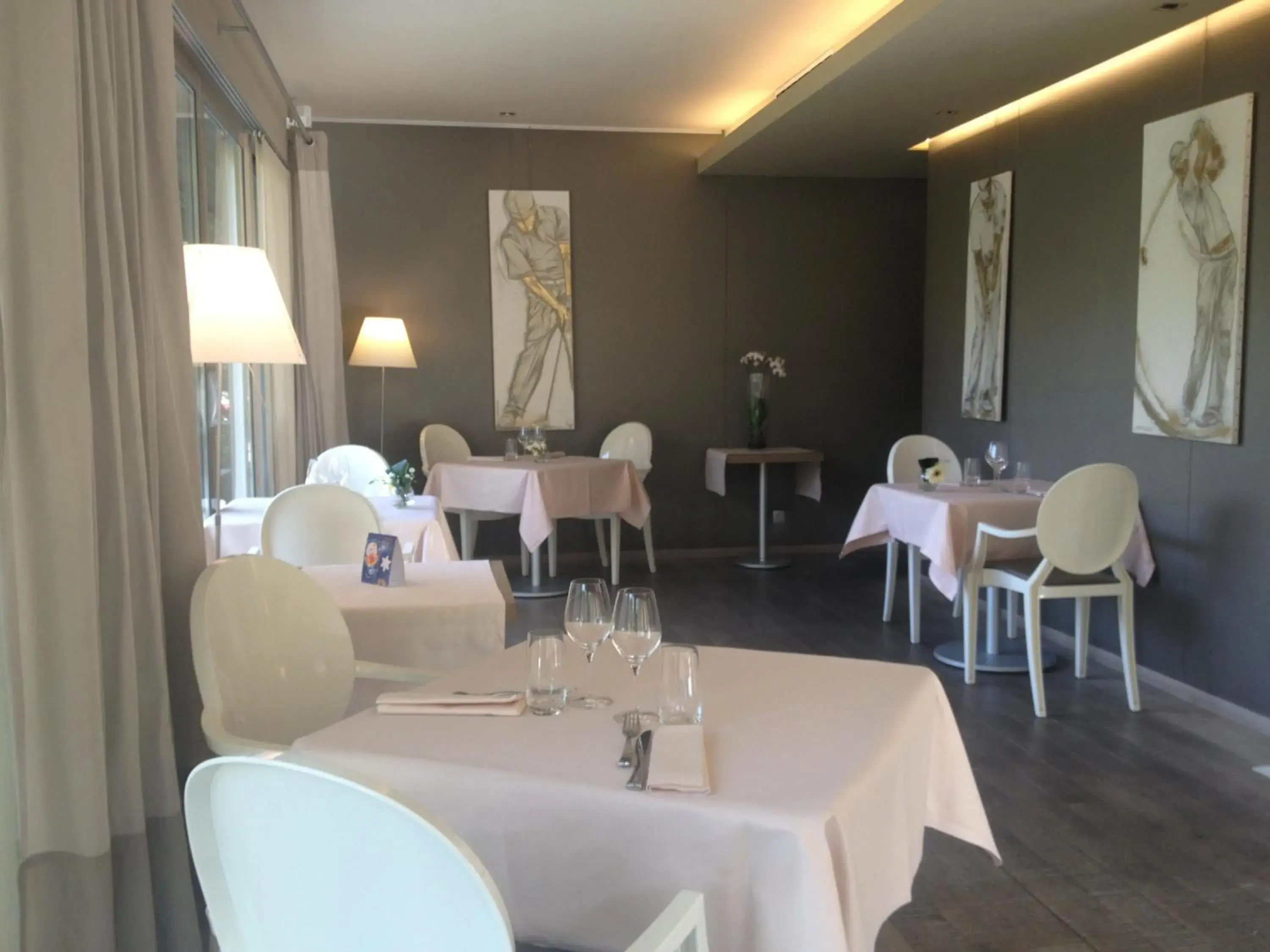 Restaurant/Places to Eat in Hotel Du Lac