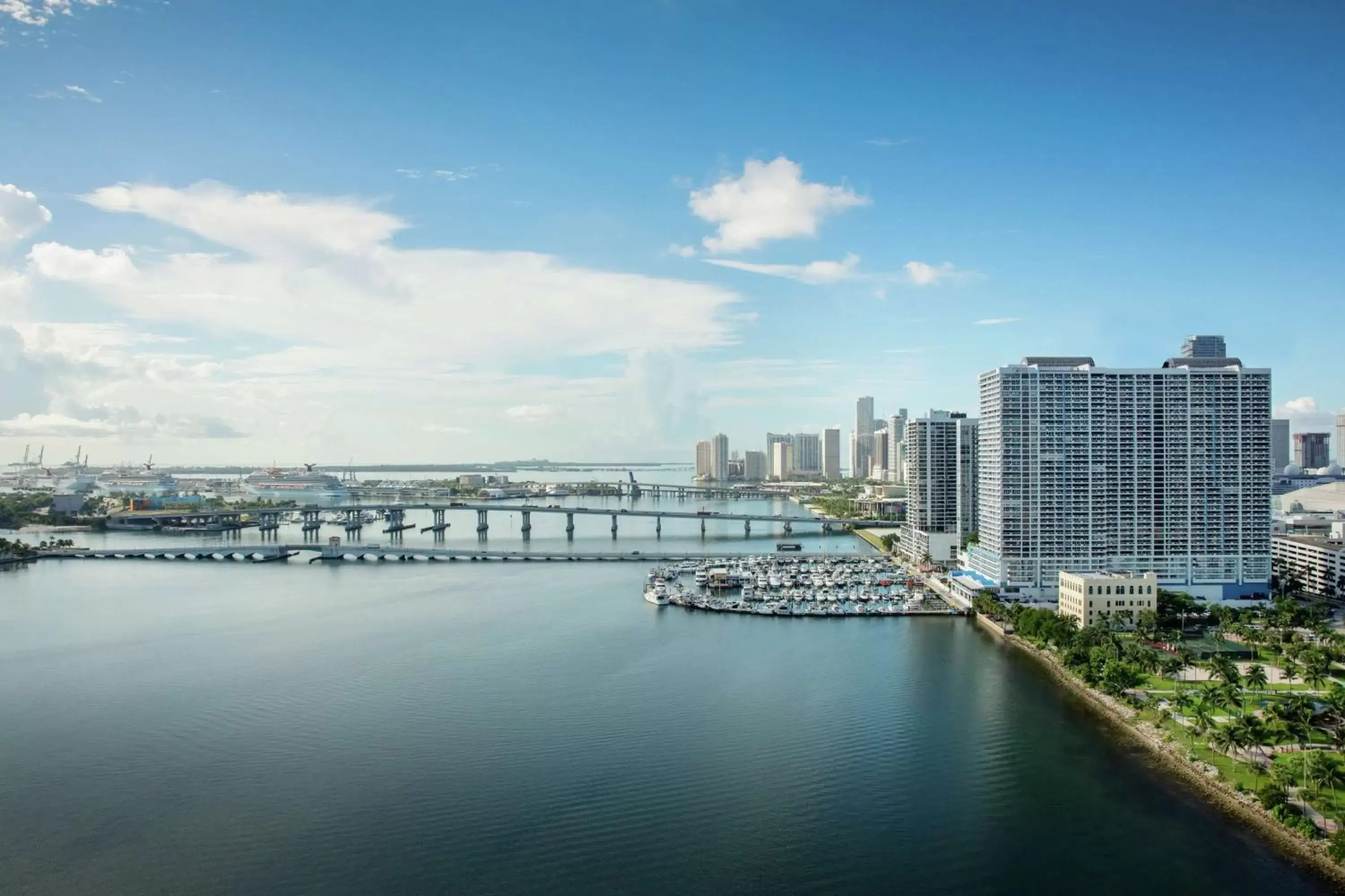 Property building in DoubleTree by Hilton Grand Hotel Biscayne Bay
