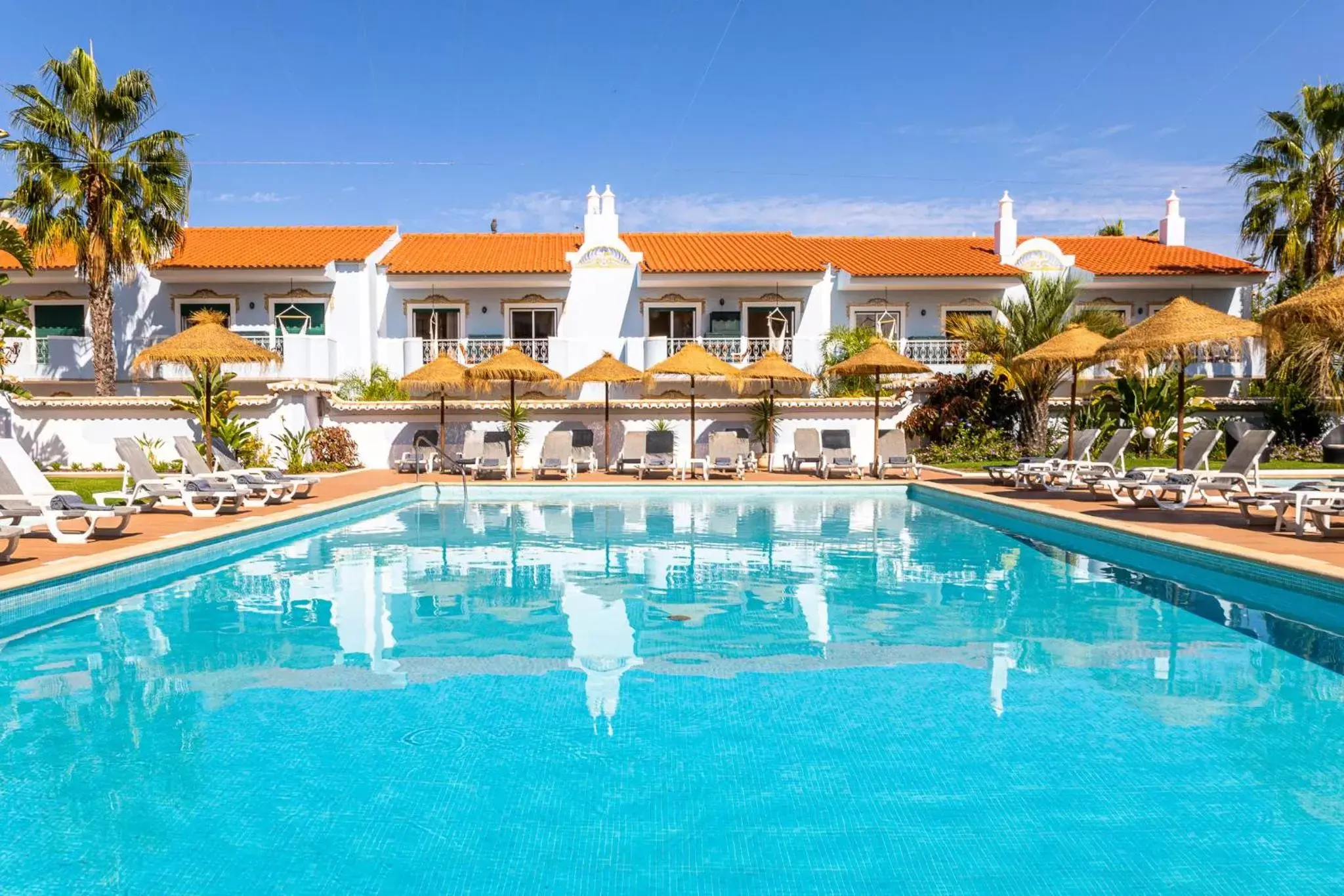 Swimming Pool in Giramar Apartamentos Turisticos