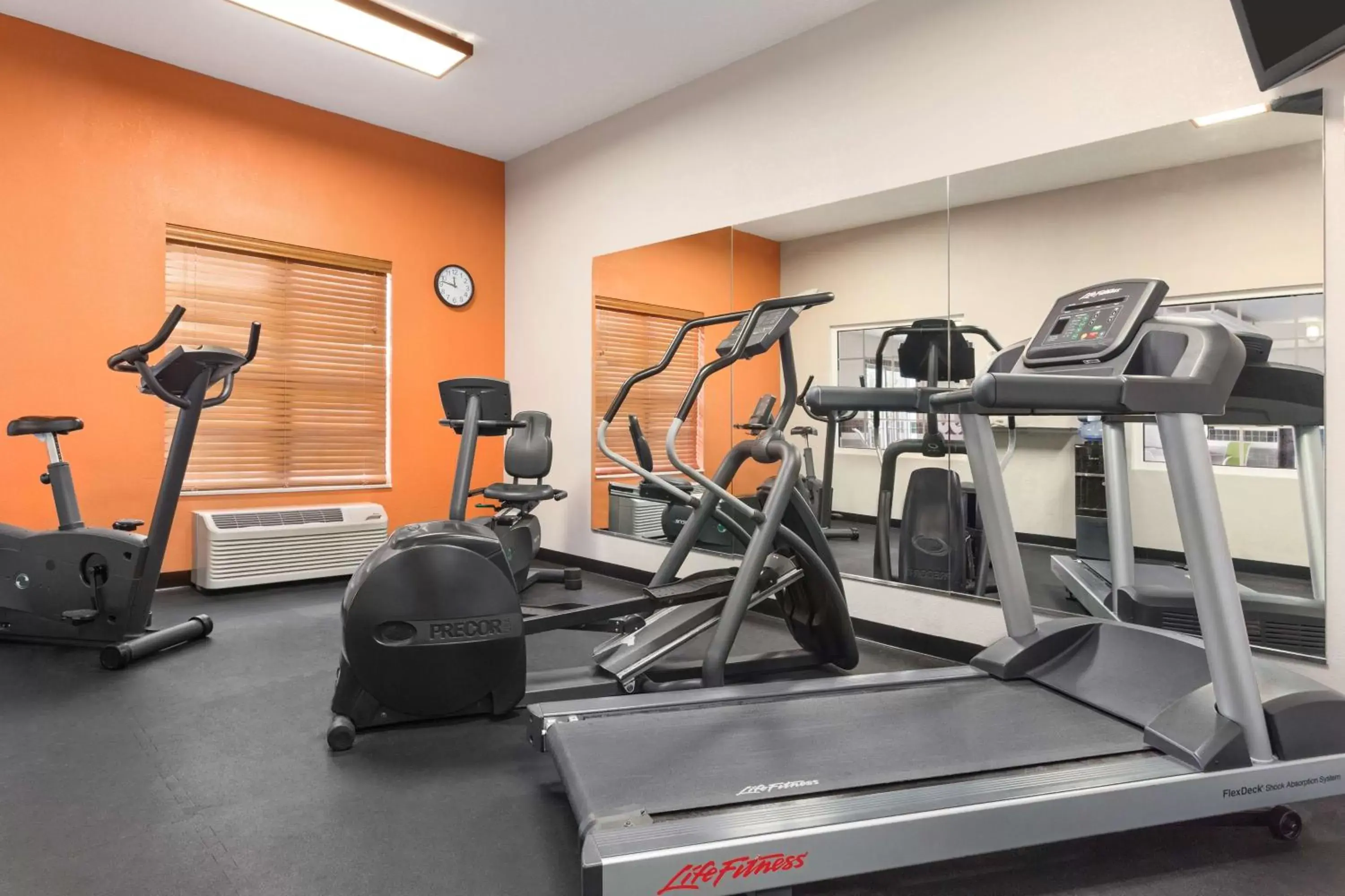 Activities, Fitness Center/Facilities in Country Inn & Suites by Radisson, Salina, KS