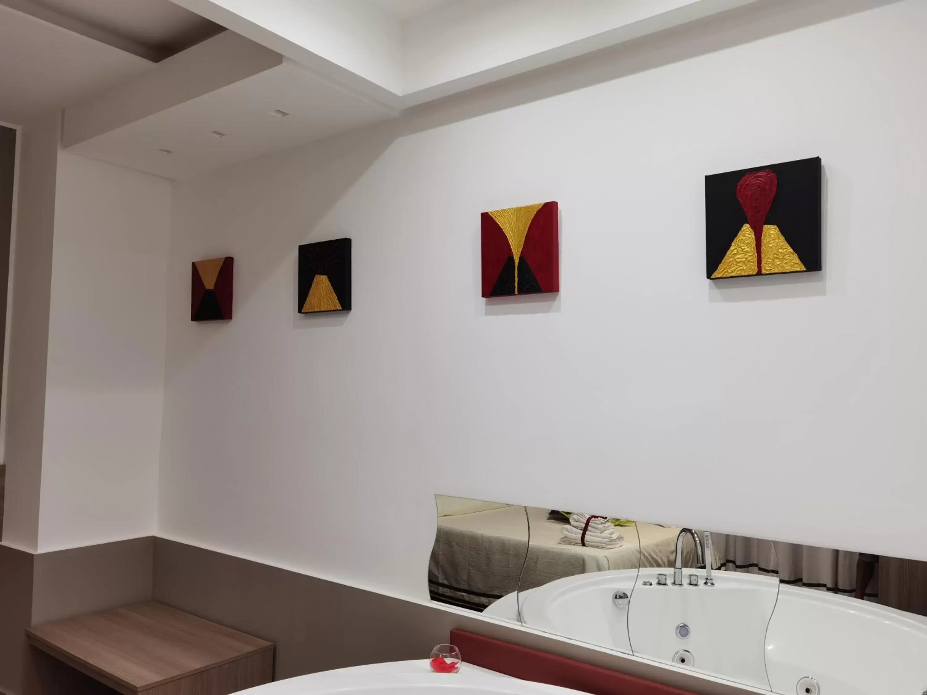 Spa and wellness centre/facilities, Bathroom in Regina Margherita Suite