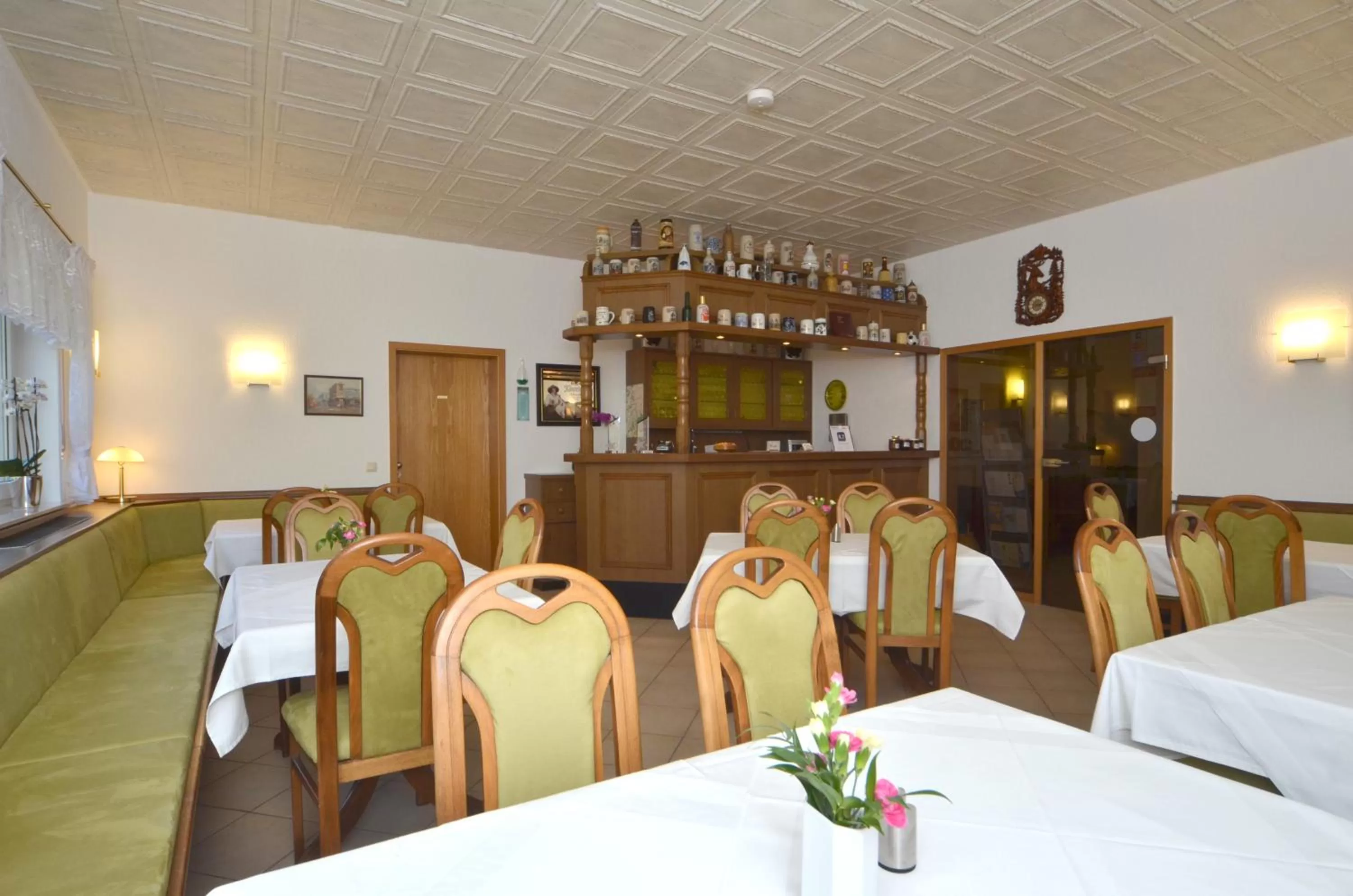 Restaurant/places to eat in Land-Hotel Am Wald Garni