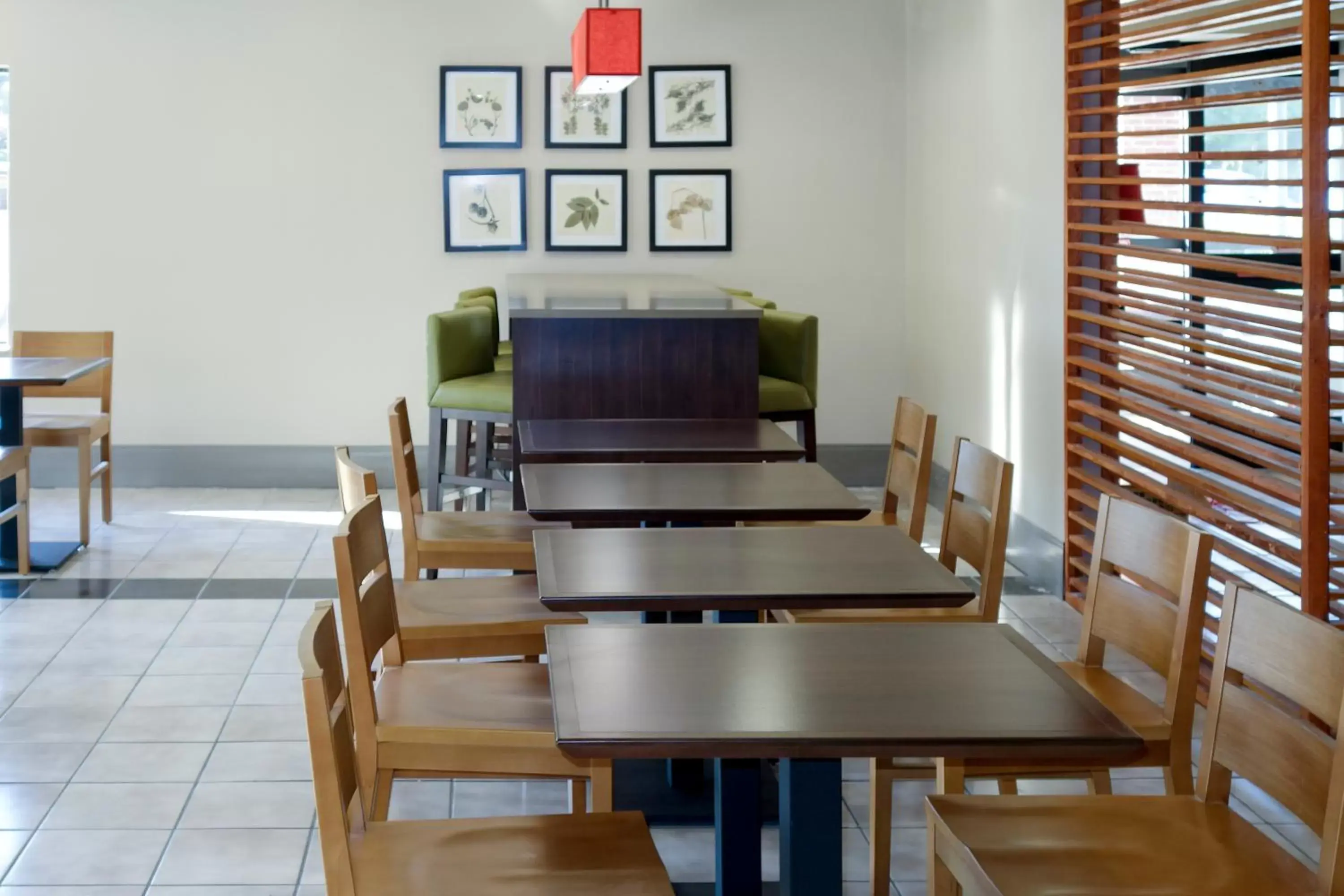 Restaurant/Places to Eat in Country Inn & Suites by Radisson, Dahlgren-King George, VA