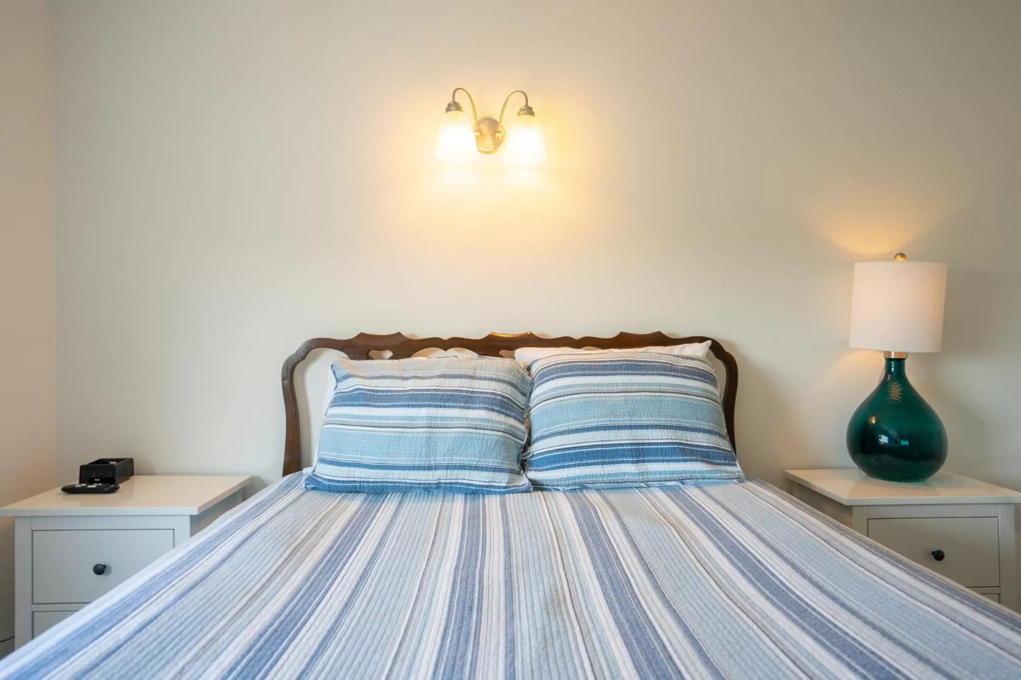 Bedroom in Rhea's Inn