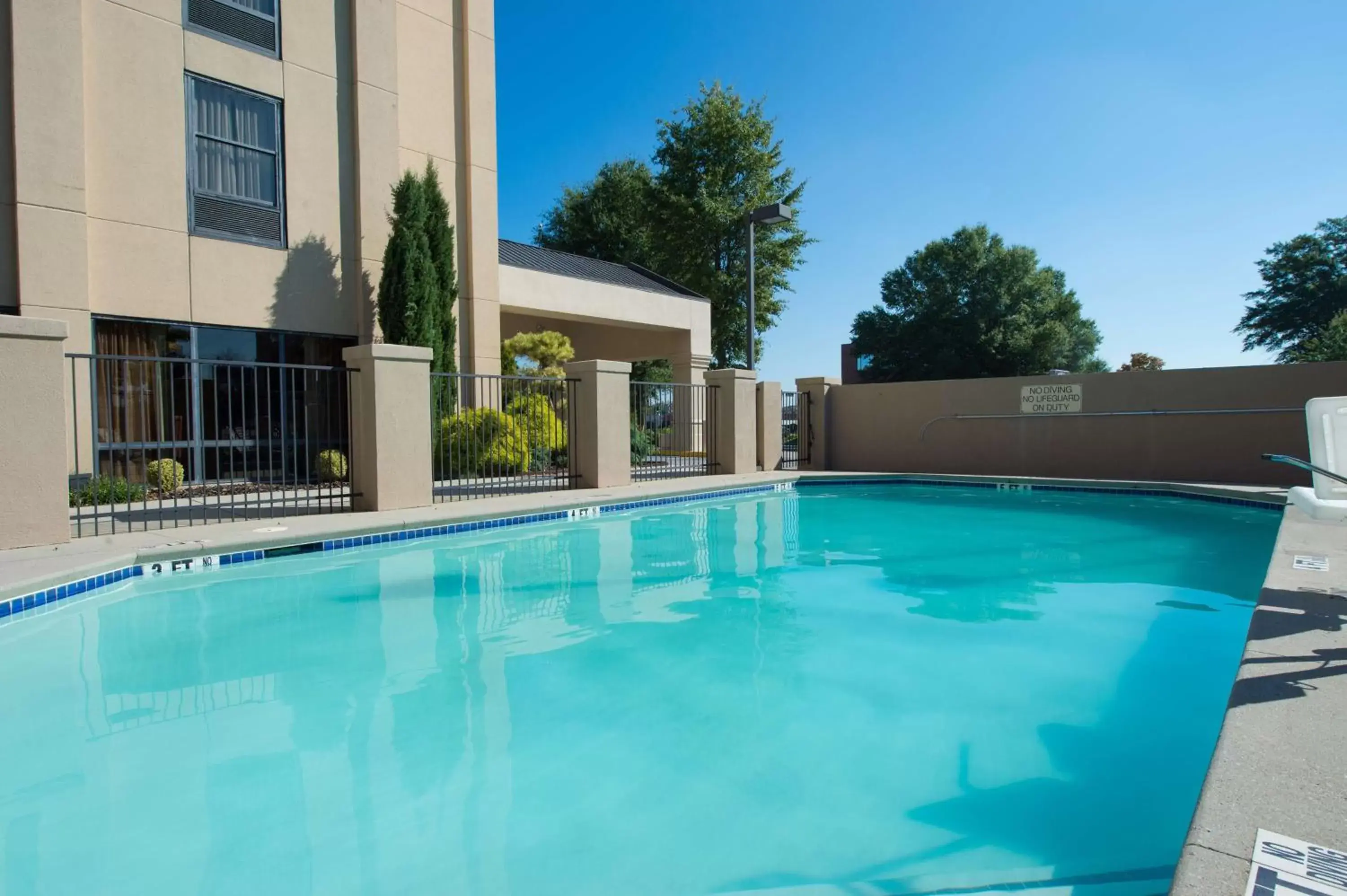 Pool view, Swimming Pool in Hampton Inn Gainesville