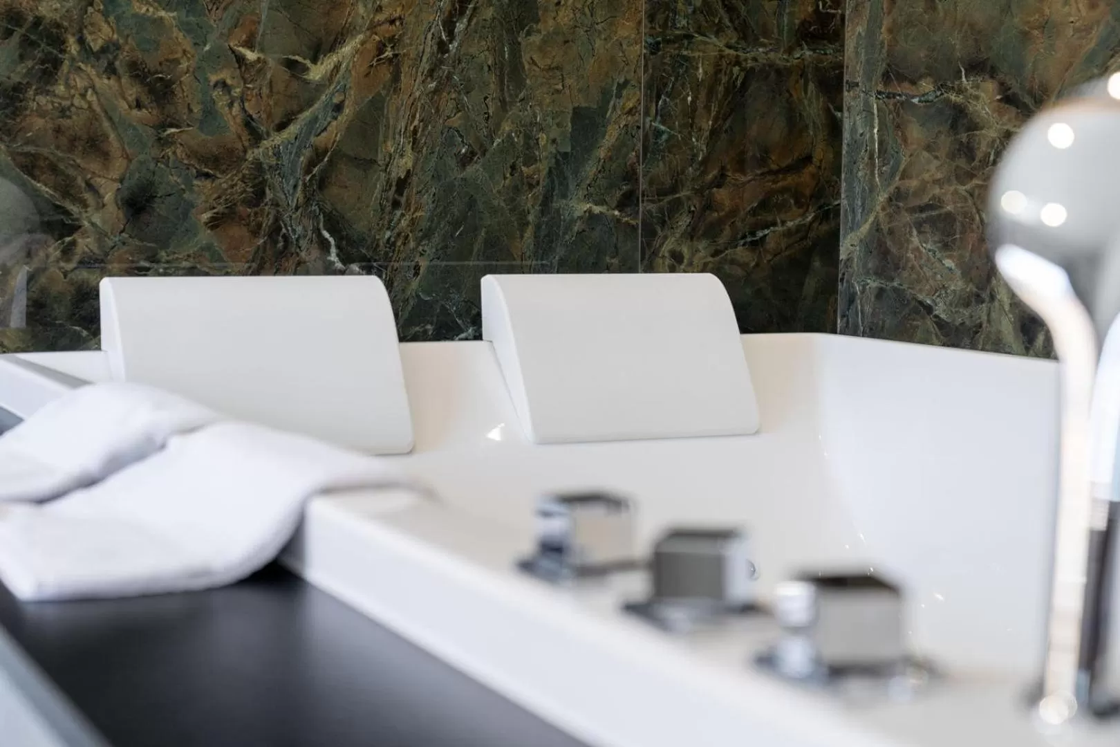 Hot Tub in Hotel POZZO DI BORGO