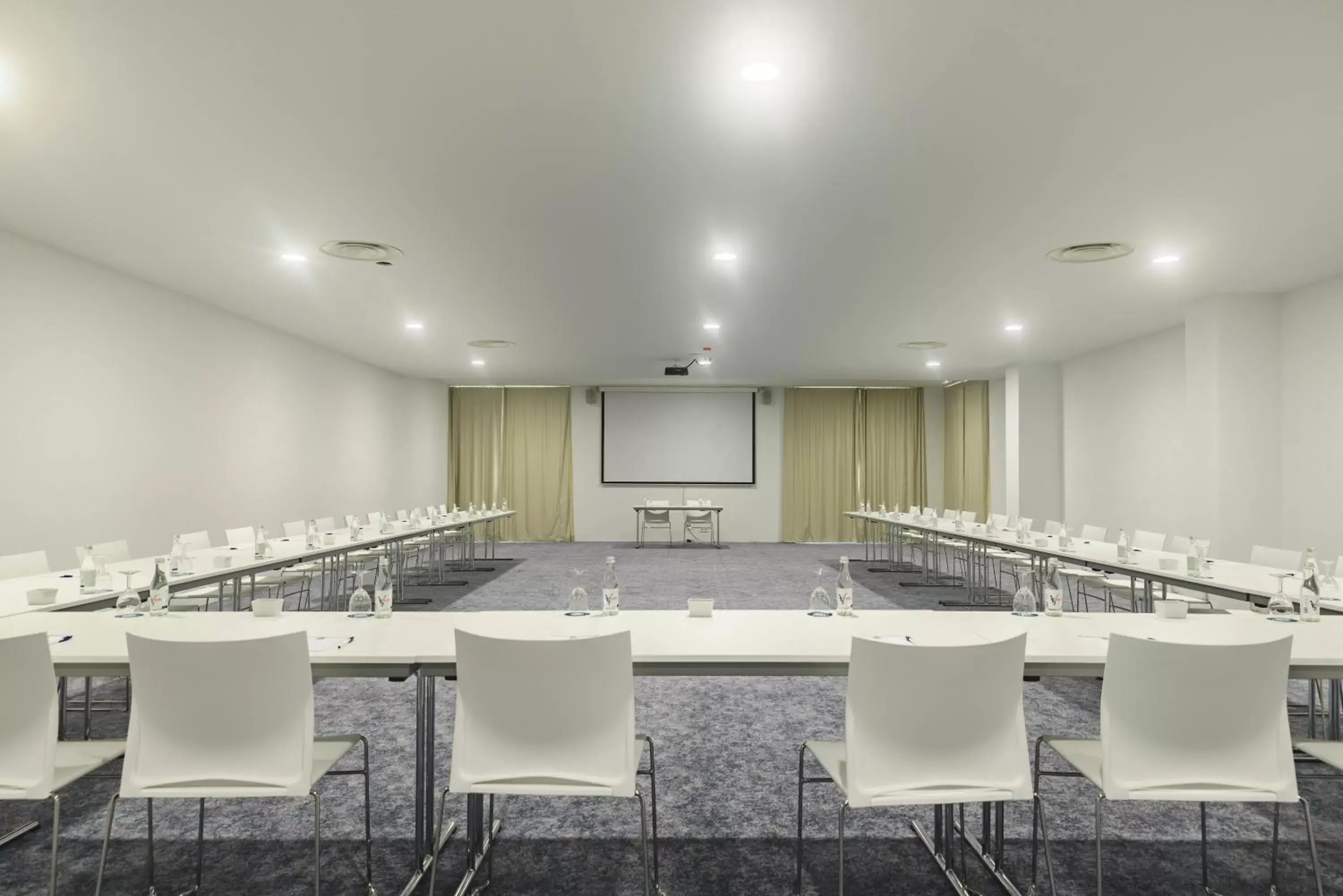 Meeting/conference room in MH Atlantico