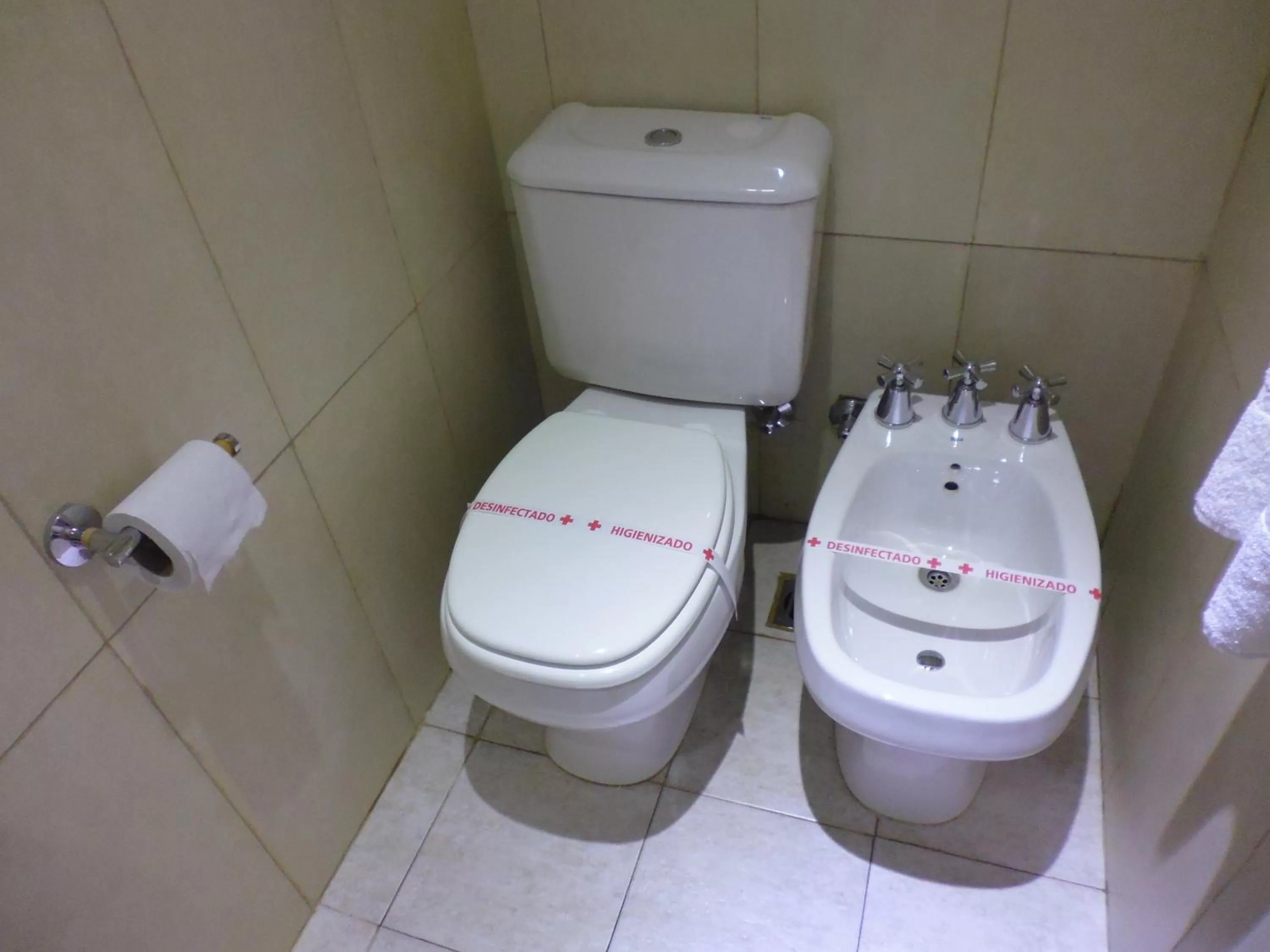 Bathroom in Hotel Athos