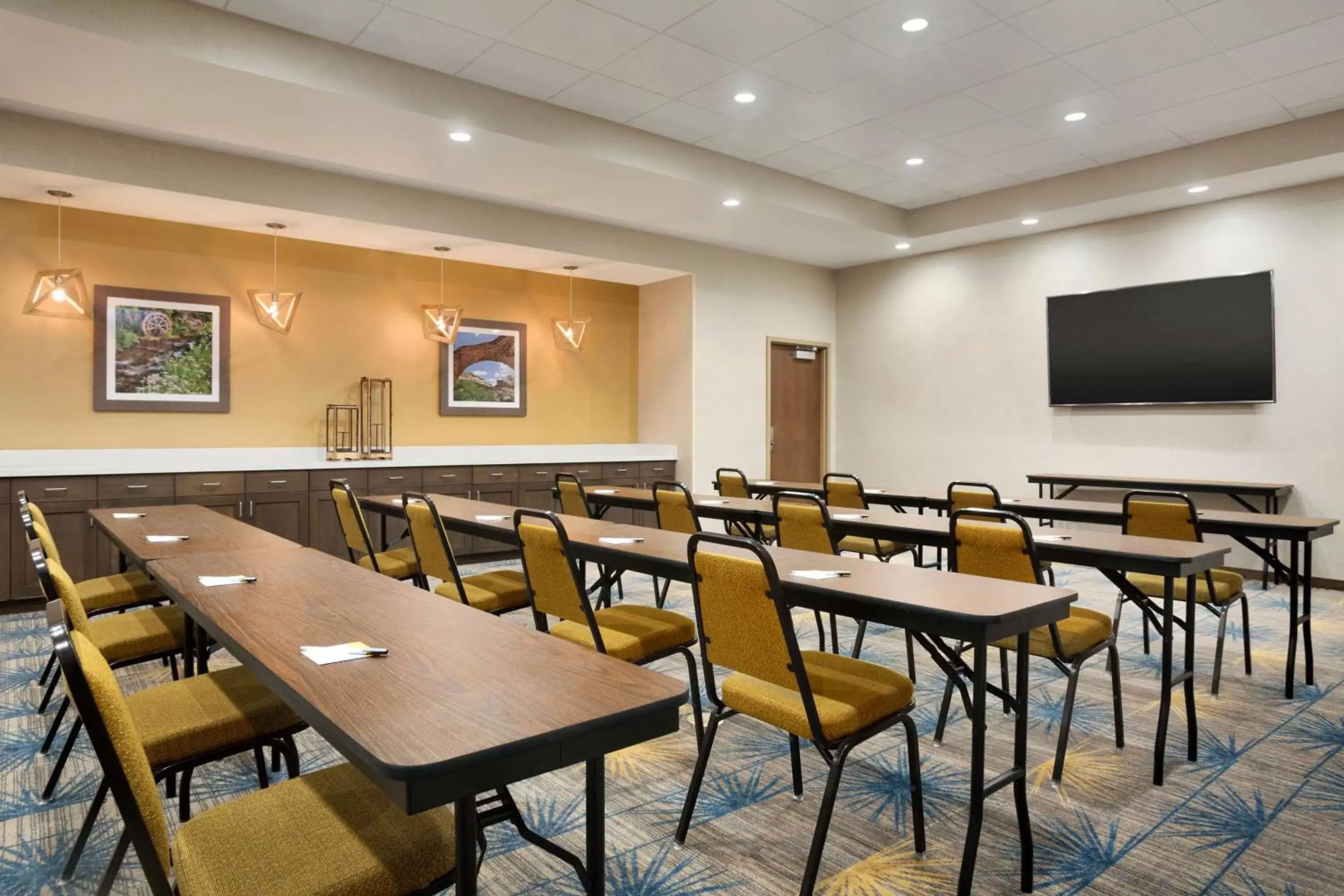 Meeting/conference room, Restaurant/Places to Eat in Hampton Inn Salt Lake City Cottonwood