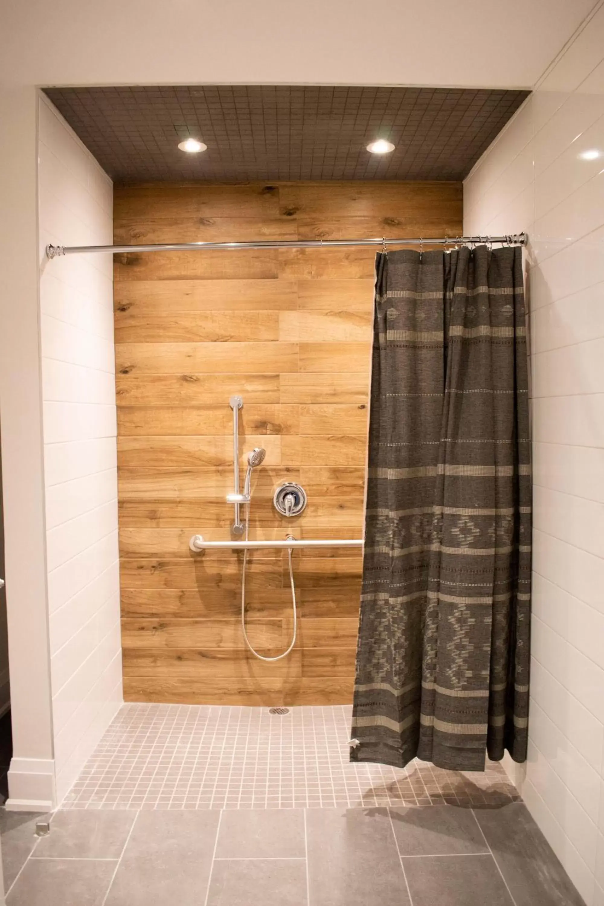 Bathroom in Colonial Hotel & Suites