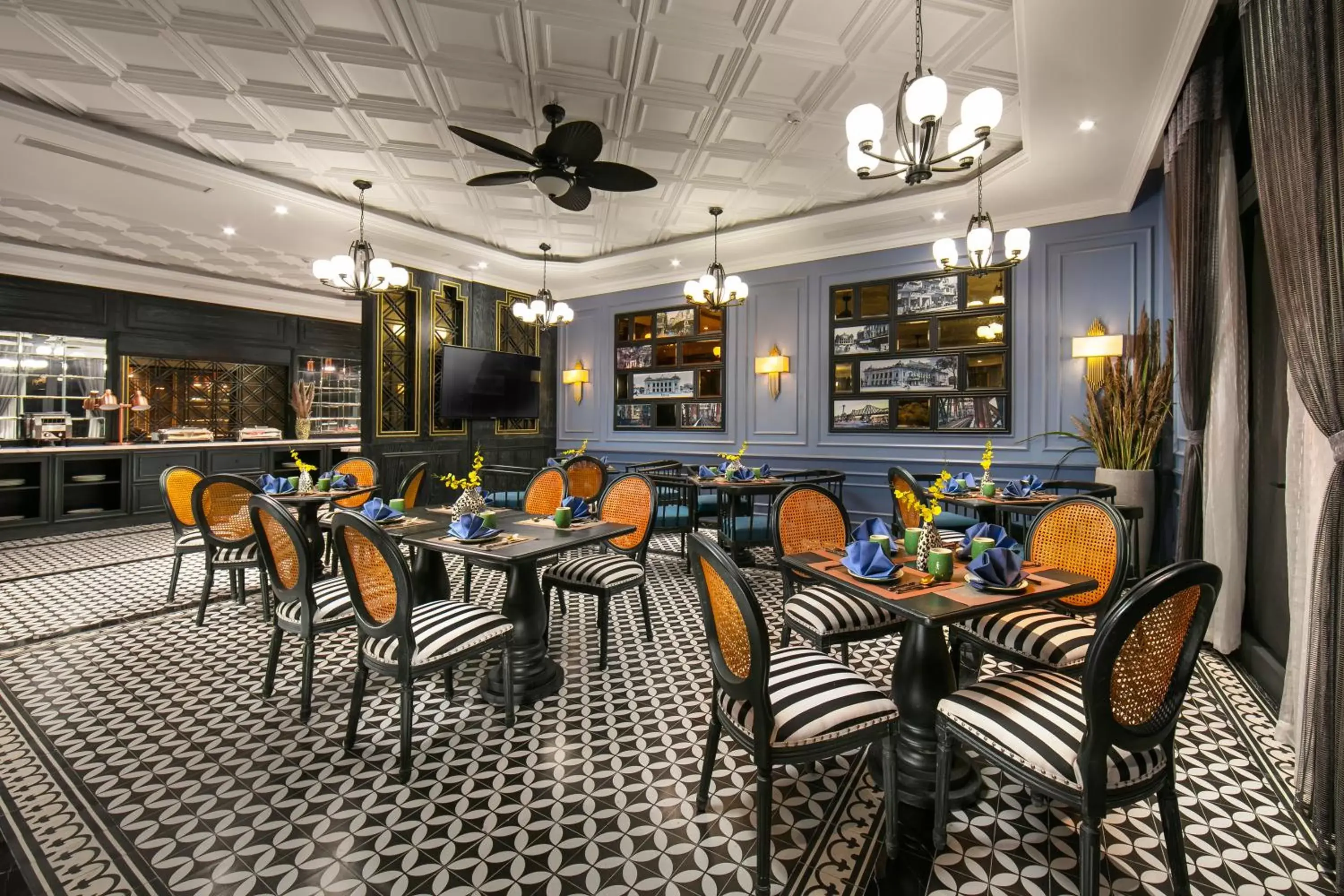 Restaurant/places to eat in The Exquisite HaLong Hotel Restaurant/places to eat in The Exquisite HaLong Hotel