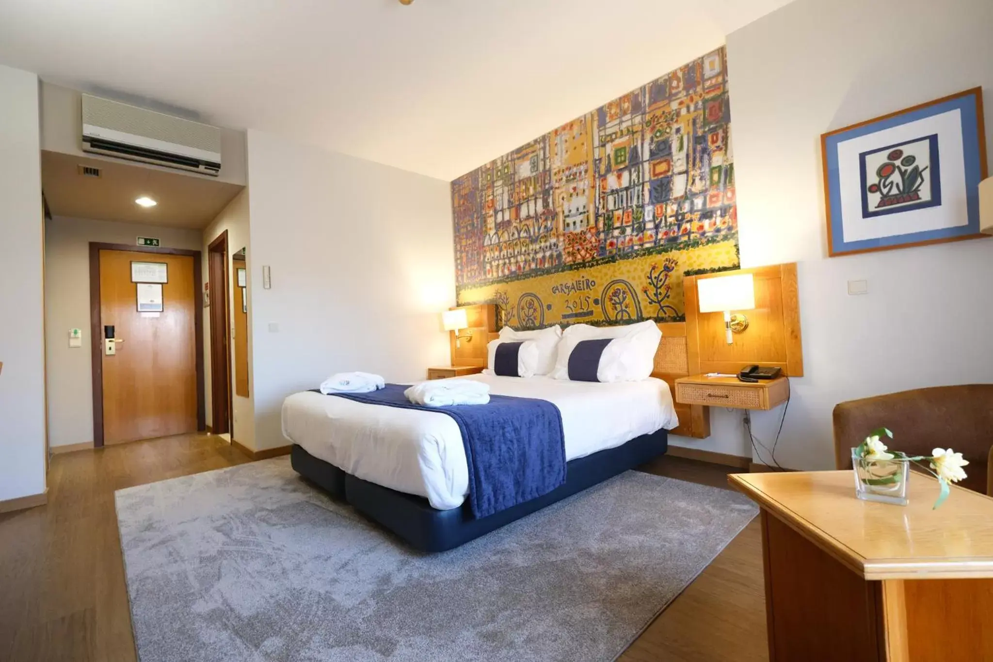 Deluxe King Room in Hotel Rainha D. Amélia, Arts & Leisure Deluxe King Room in Hotel Rainha D. Amélia, Arts & Leisure