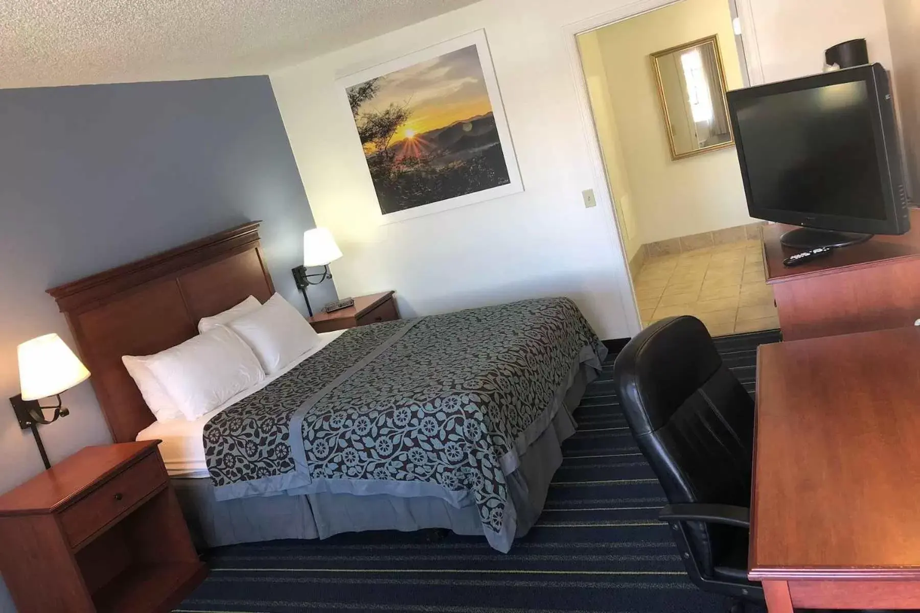 Bed in Days Inn by Wyndham Grand Junction