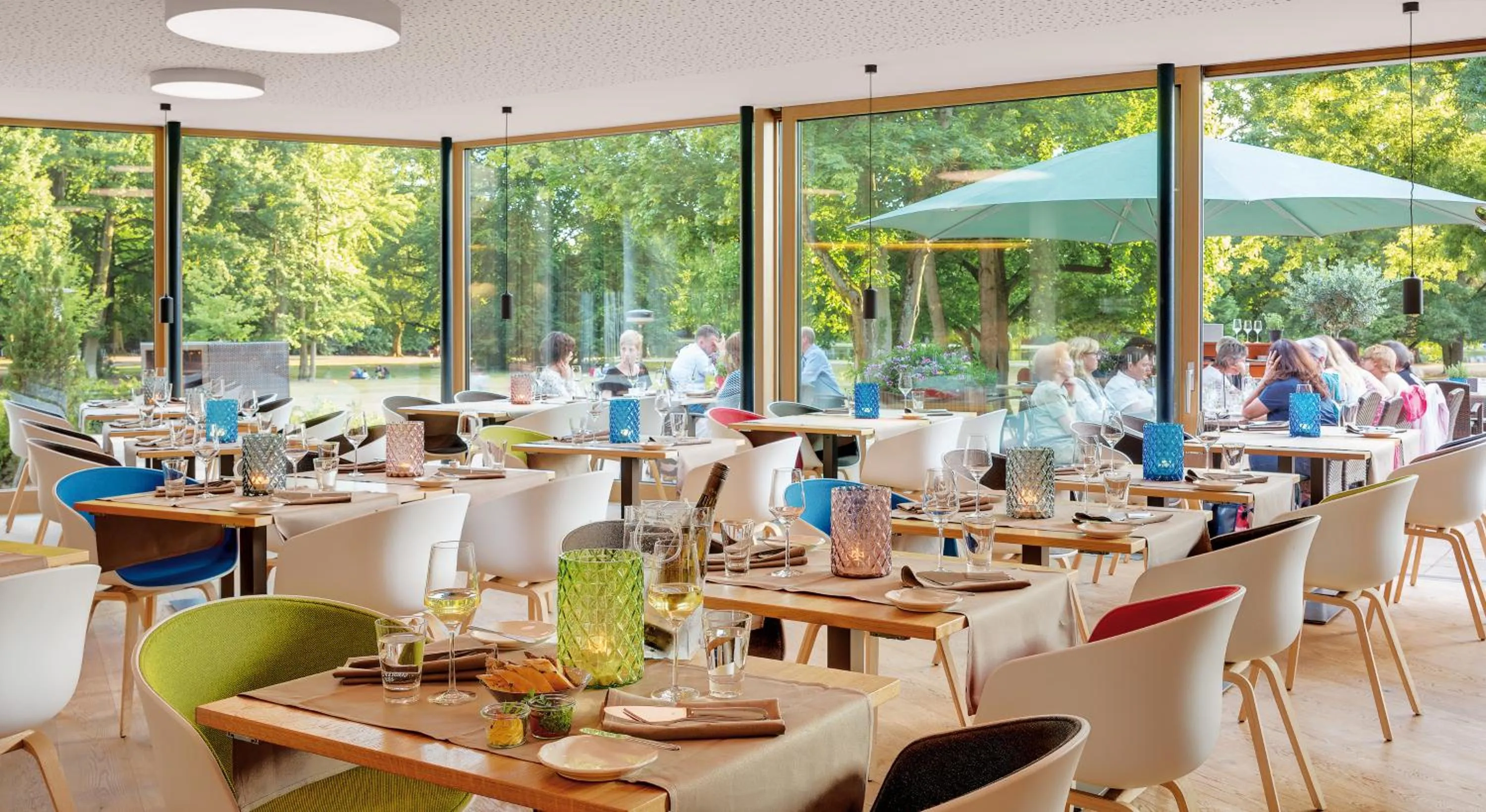 Restaurant/places to eat in Nells Park Hotel